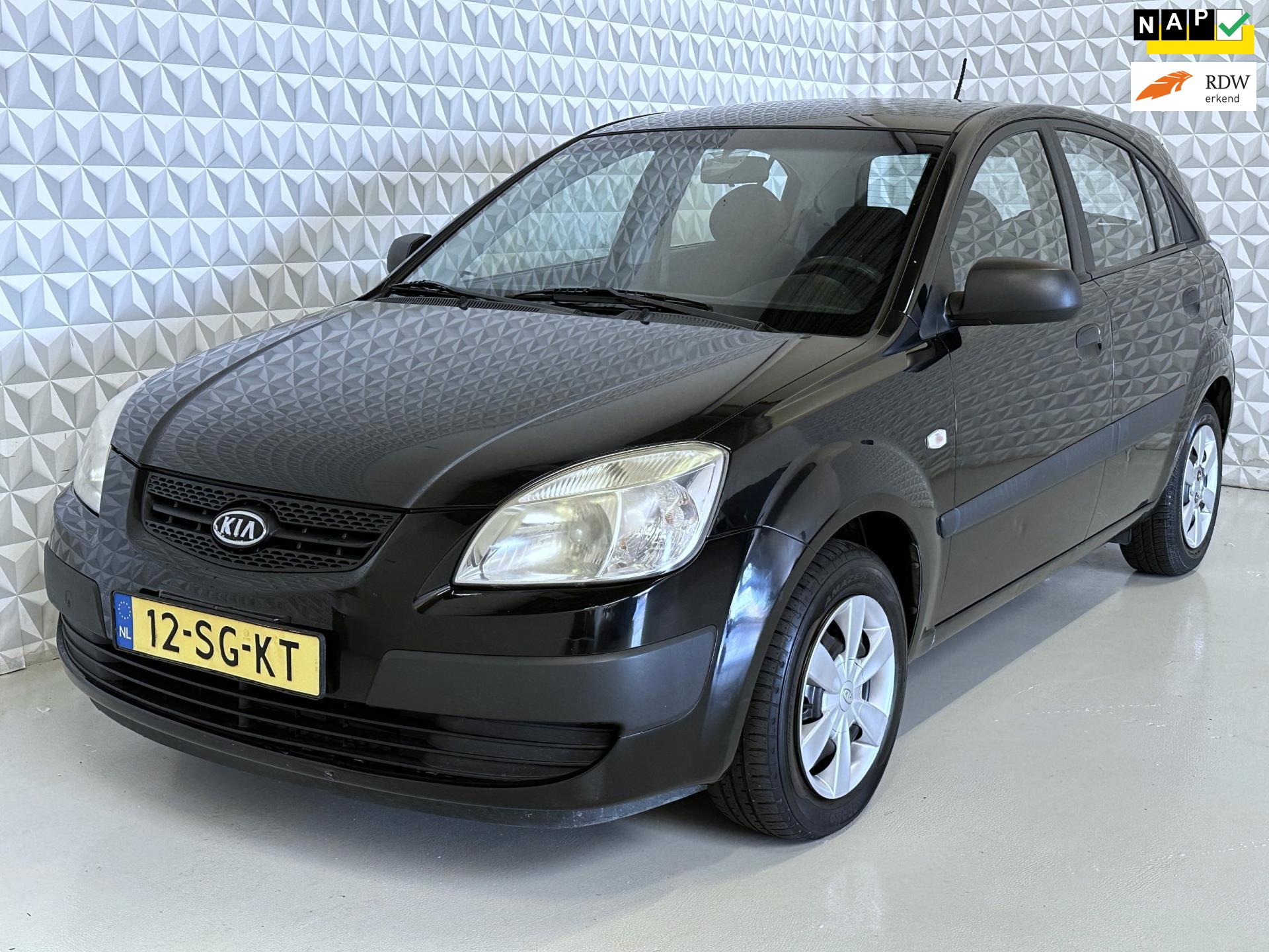 Kia Rio 1.4 L Elektrische ramen + Radio/cd speler + Stuurbekrachtiging