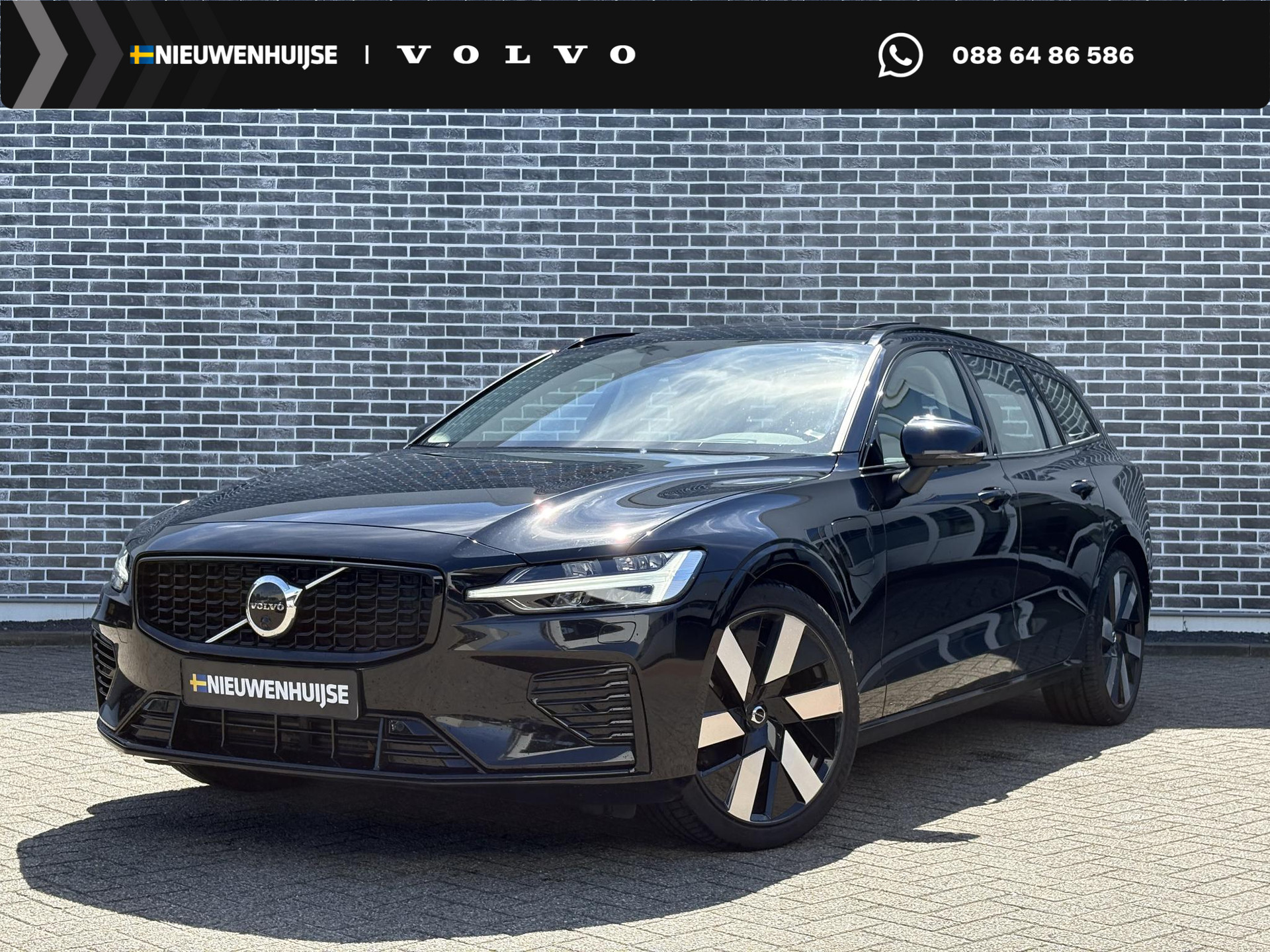 Volvo V60 2.0 T6 Plug-in Hybrid AWD Ultimate Dark
