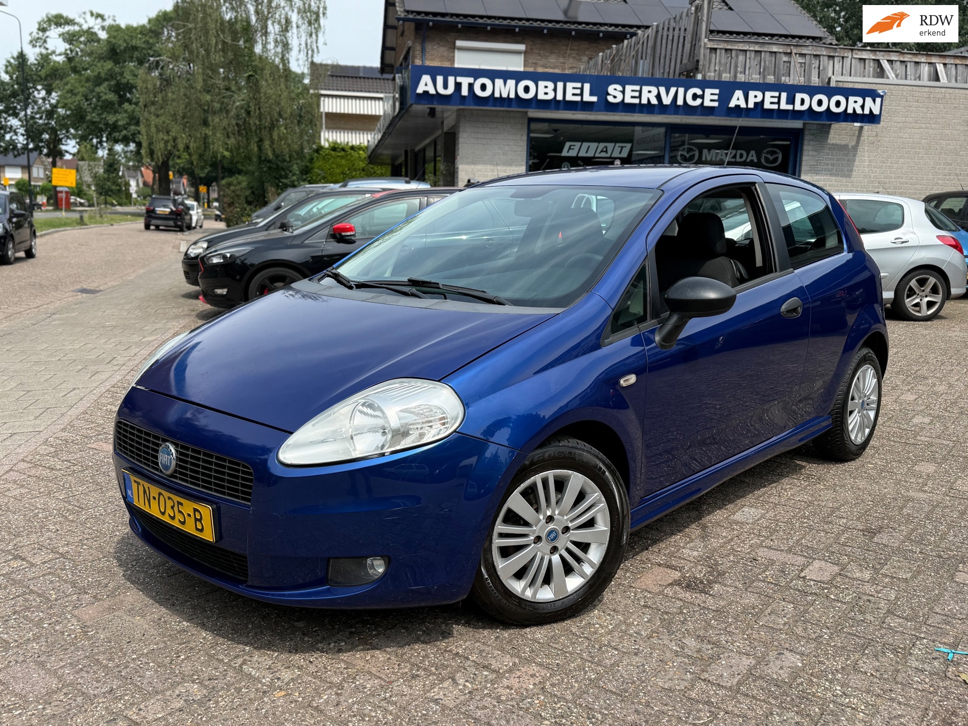 Fiat Grande Punto 1.4 Active *AIRCO*ELEKTR. RAMEN*STUURBEKR.*NW. APK*LM. VELGEN *