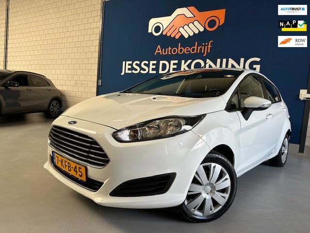 Ford Fiesta 1.0 Champion / bj.2013 / kleur: wit / 5 deurs / airco / stereo / NAP met 128232 km.en APK tot 02/2027 / Zeer Zuinig.