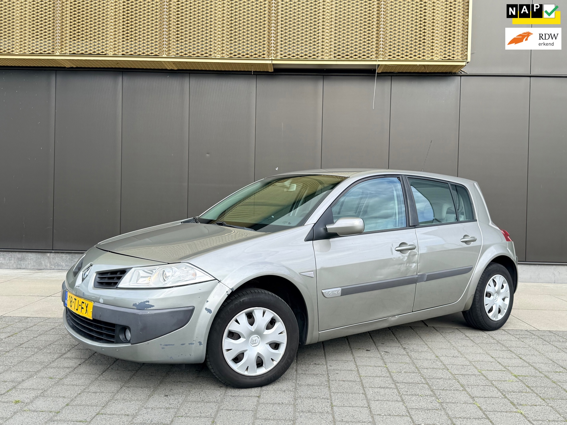 Renault Mégane 1.6-16V Dynamique Comf Automaat | Carplay | Cruise | Airco