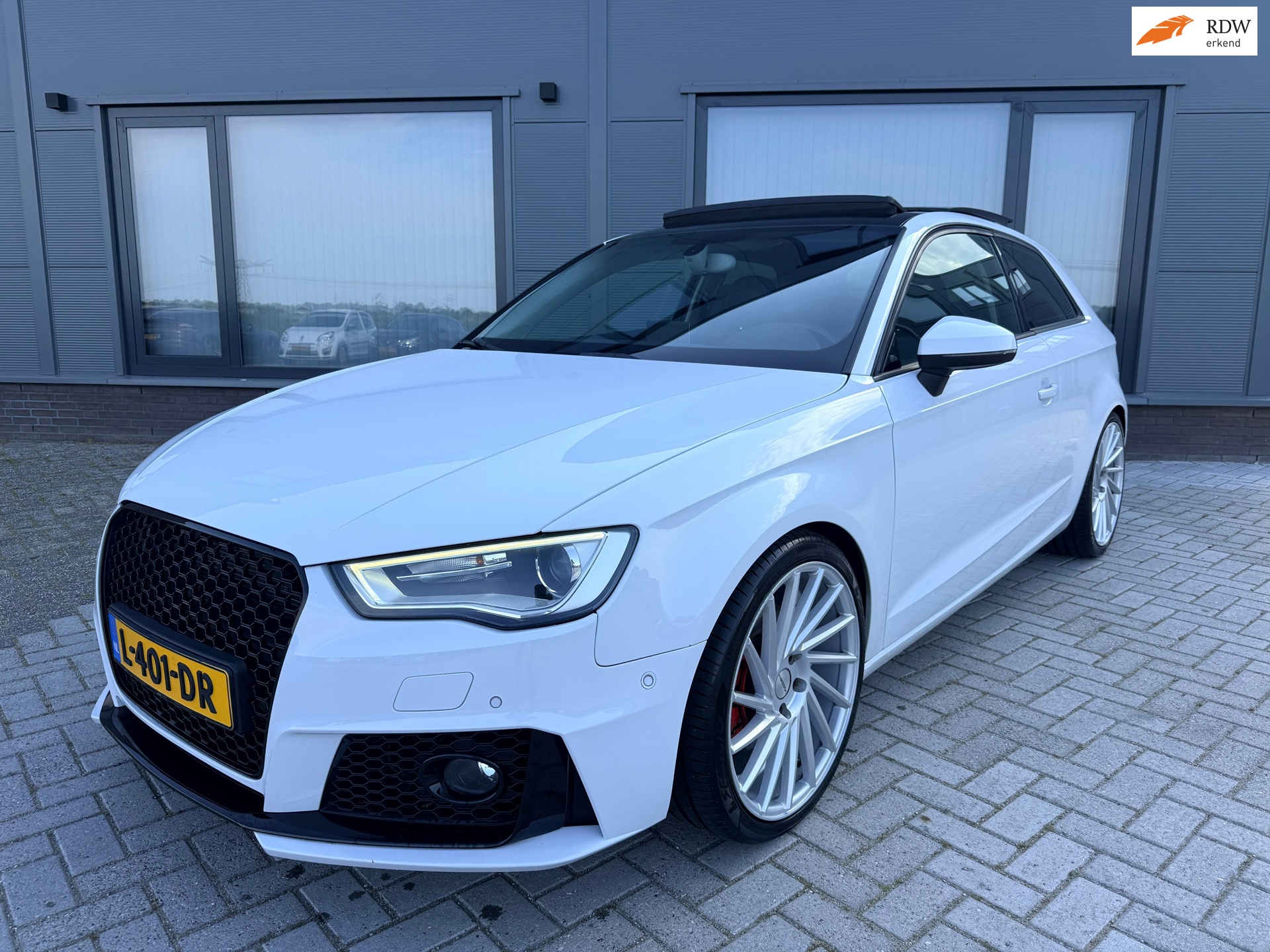Audi A3 1.8 TFSI quattro|Automaat|Pano|19inch Vossen|RS look|180pk|