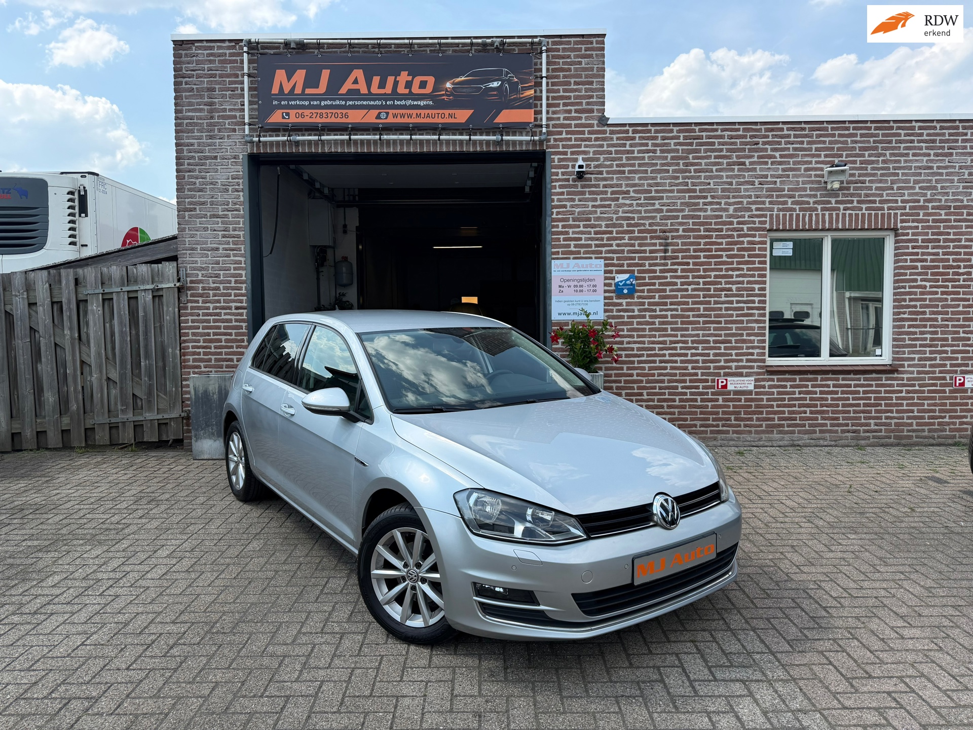 Volkswagen Golf 1.2 TSI Connected Series airco cruise control