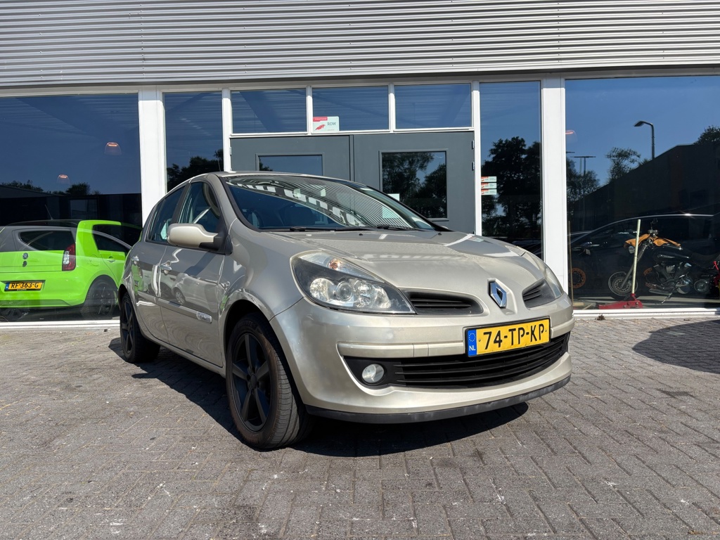 Renault Clio 1.6-16V Initiale