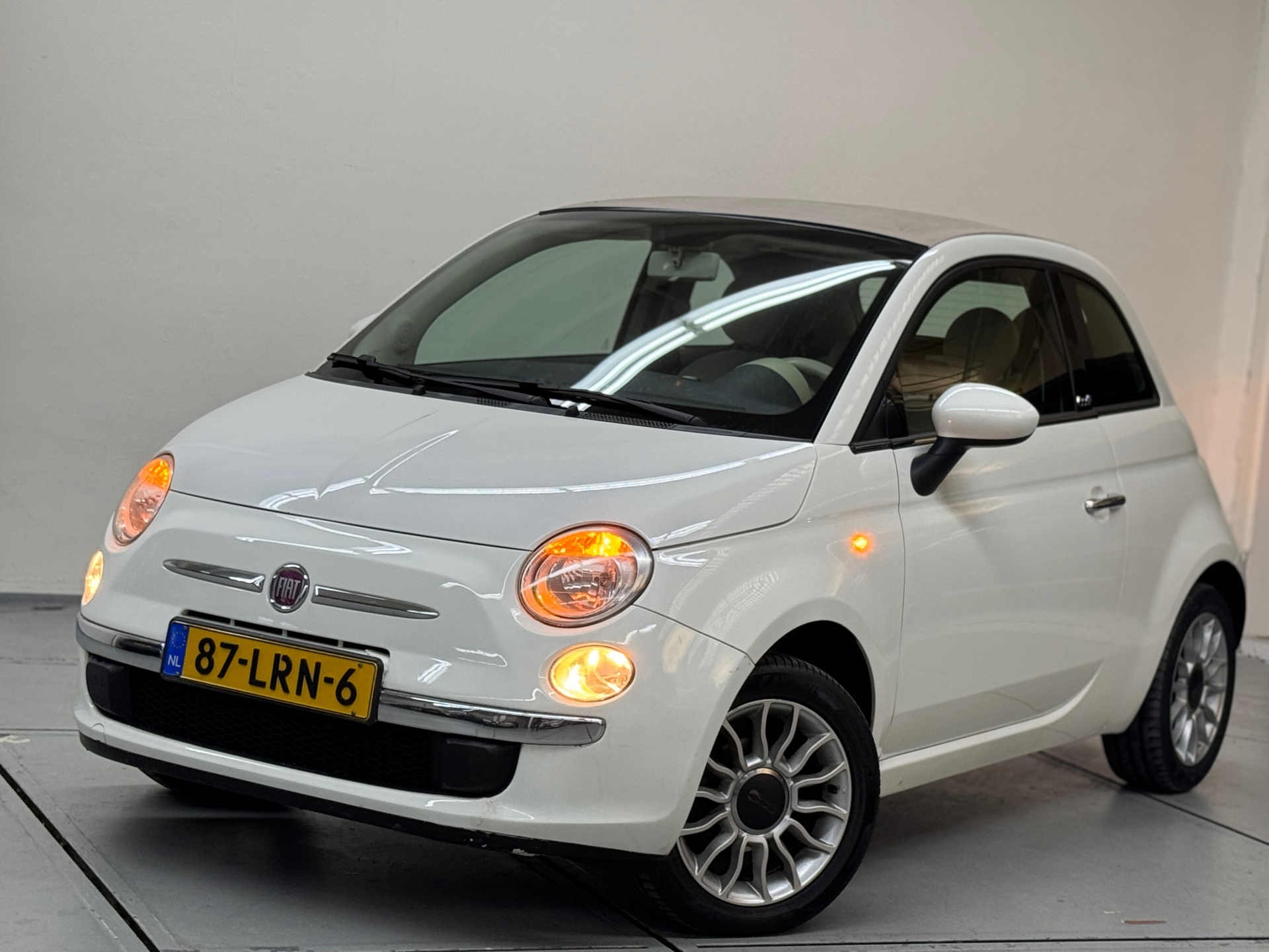 Fiat 500 C 1.2 Lounge New Apk 1 jaar Tranmissie Garantie NAP Airco