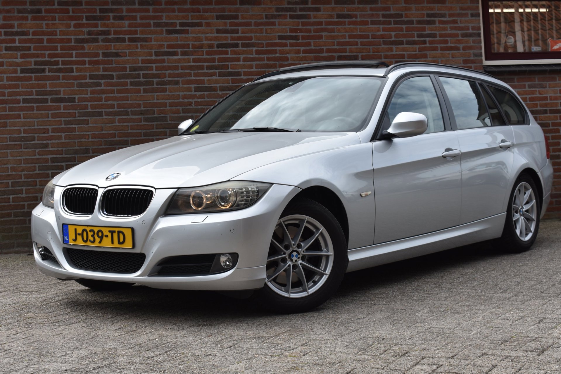 BMW 3-serie Touring 320i Business Line '10 Xenon Pano Clima Leder NAvi Cruise