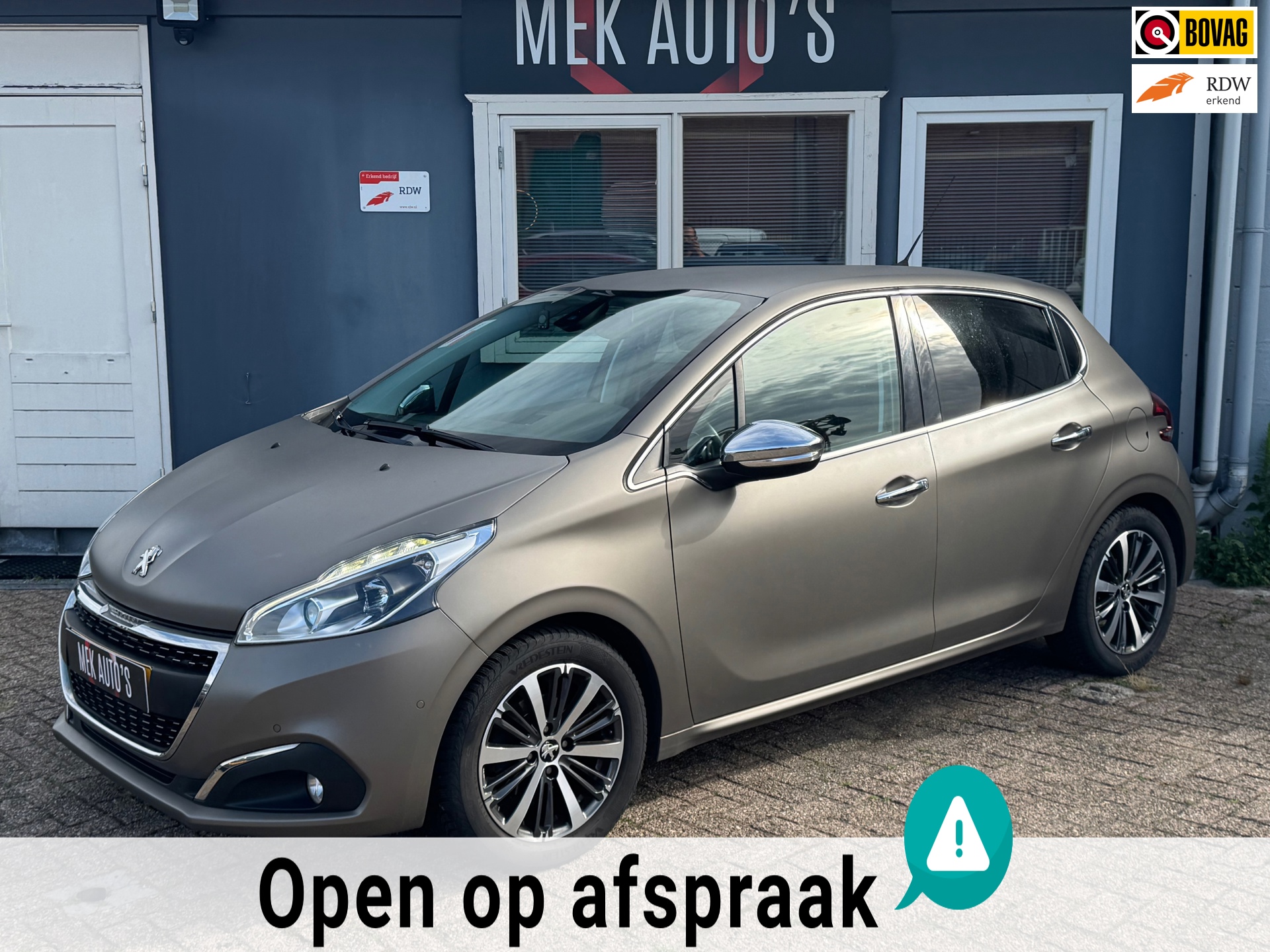 Peugeot 208 1.2 PureTech Allure|Carplay|Navi|Cruise|Climate|