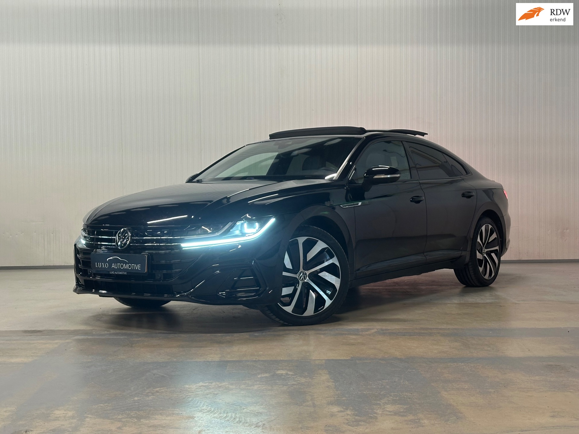 Volkswagen Arteon 1.4 TSI eHybrid R-Line | PANO | TREKHAAK | HUD | 360 CAMERA | STOELMASSAGE