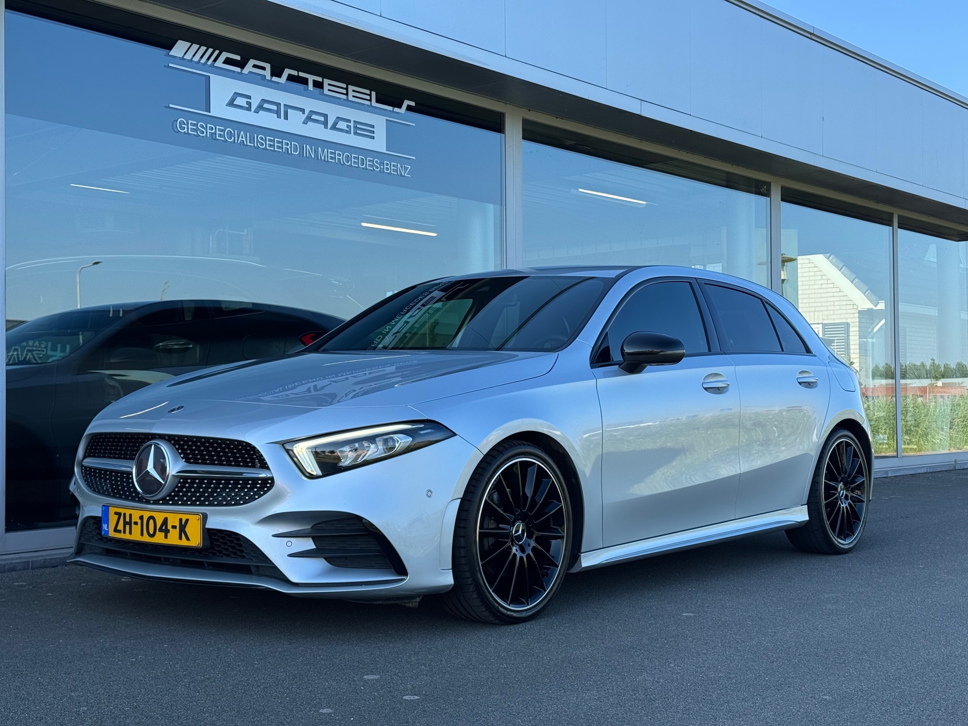 Mercedes-Benz A-klasse 180 Business Solution AMG night-pakket automaat , sfeer verlichting , apple-carplay