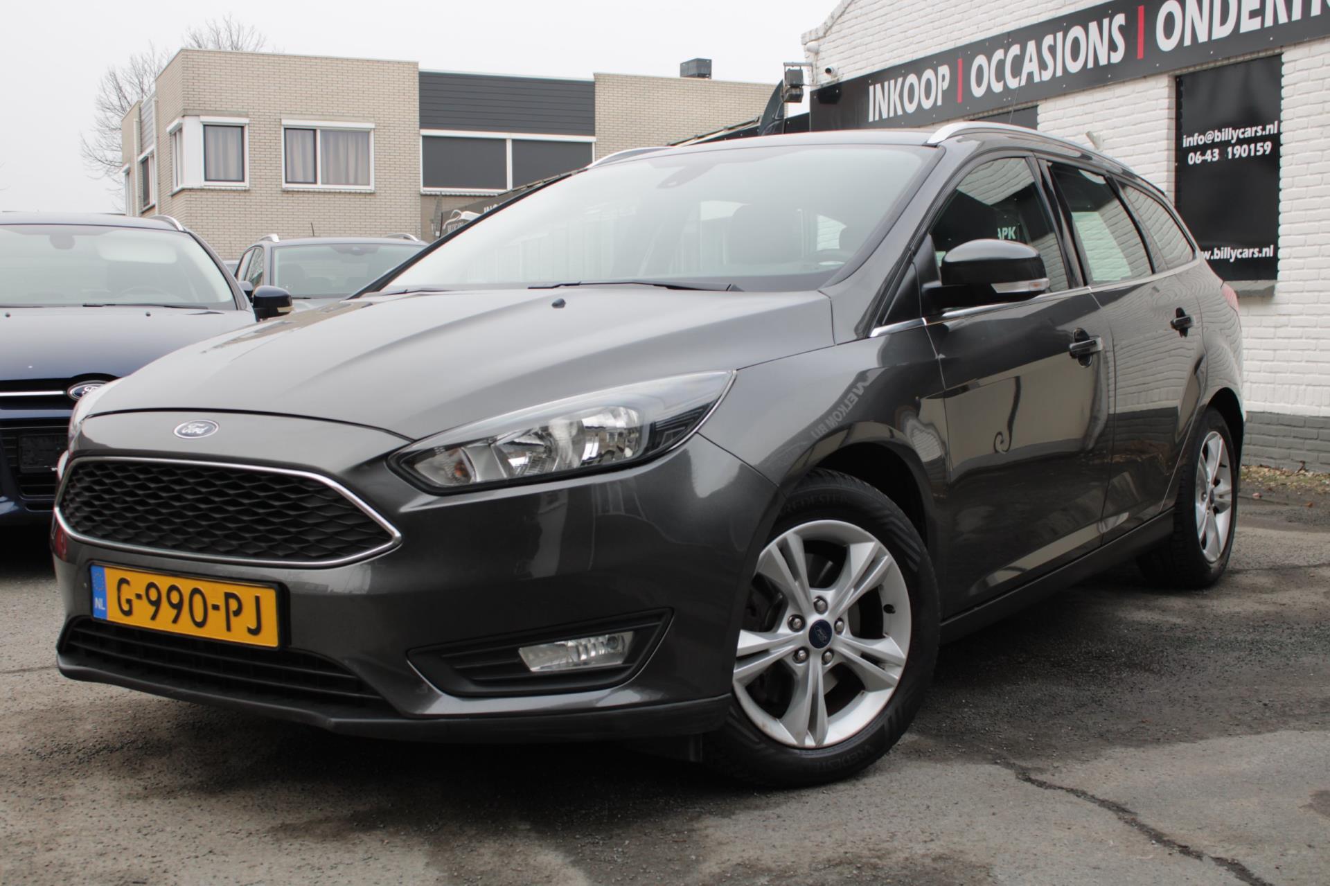 Ford Focus Wagon 1.5 Titanium | Airco | Parkeersensoren / Elec ramen | Trekhaak