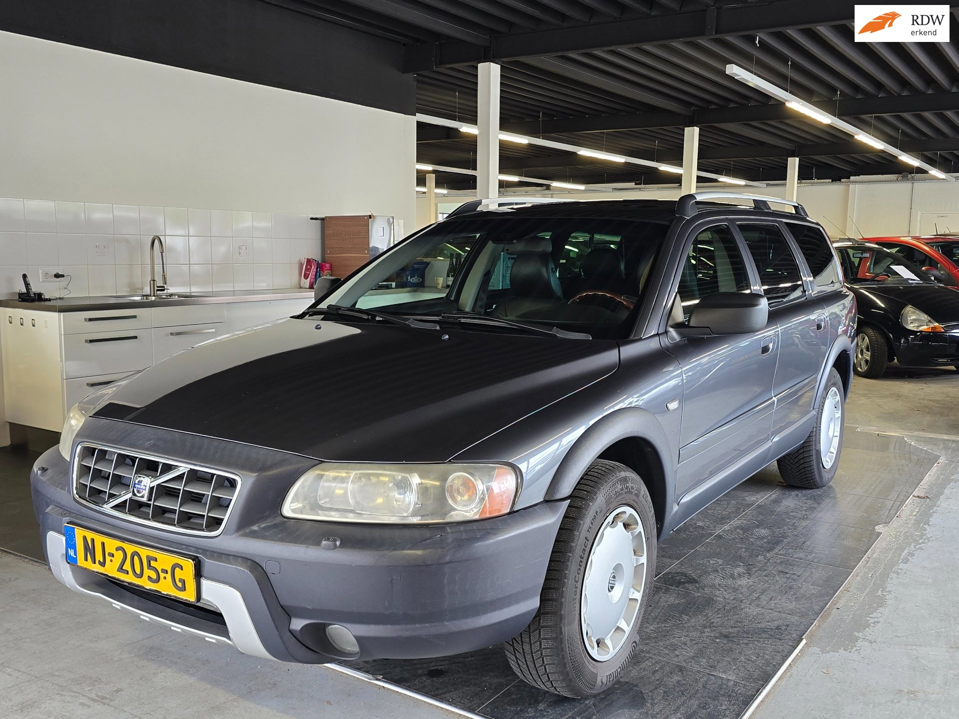 Volvo XC70 2.5 T Kinetic/AUTOMAAT/PANODAK/LEDER/CRUISE/