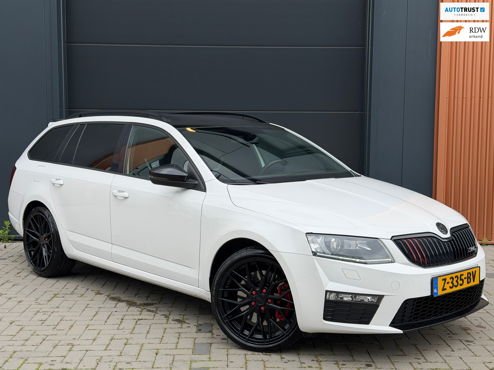 Skoda Octavia 2.0 TSI RS | CarPlay | Stoelverwarming | Climate Control | Cruise Control | Smetteloze Staat