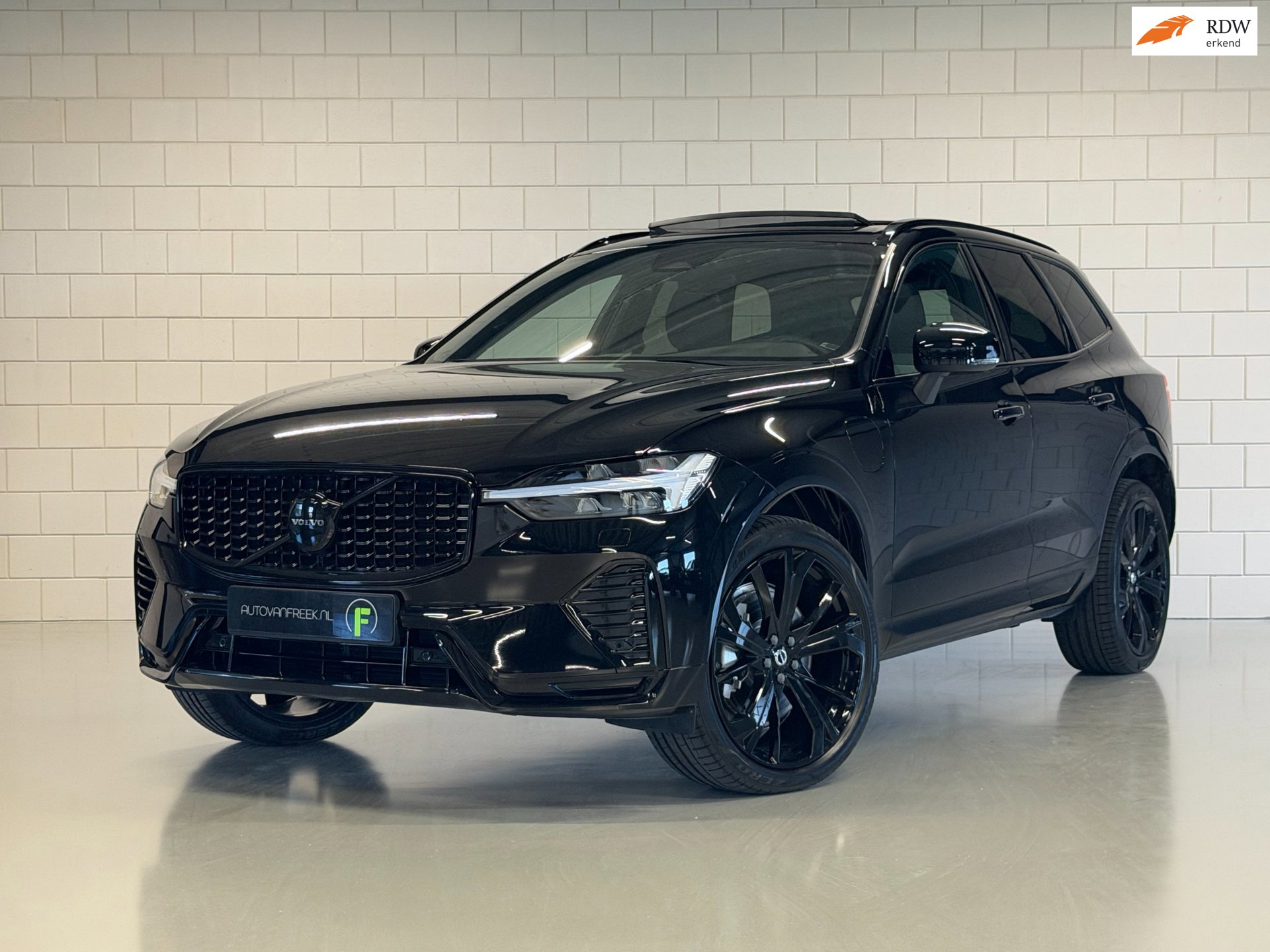 Volvo XC60 2.0 T6 Plug-in hybrid AWD Plus Black Edition | PANO | H/K | MEMORY | ACC | 21 INCH | 1E EIG | FABRIEKSGARANTIE