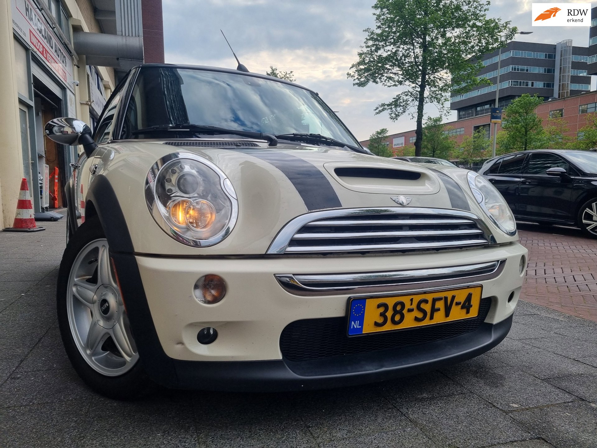 Mini Mini Cabrio 1.6 Cooper S Sidewalk Navi 170pk