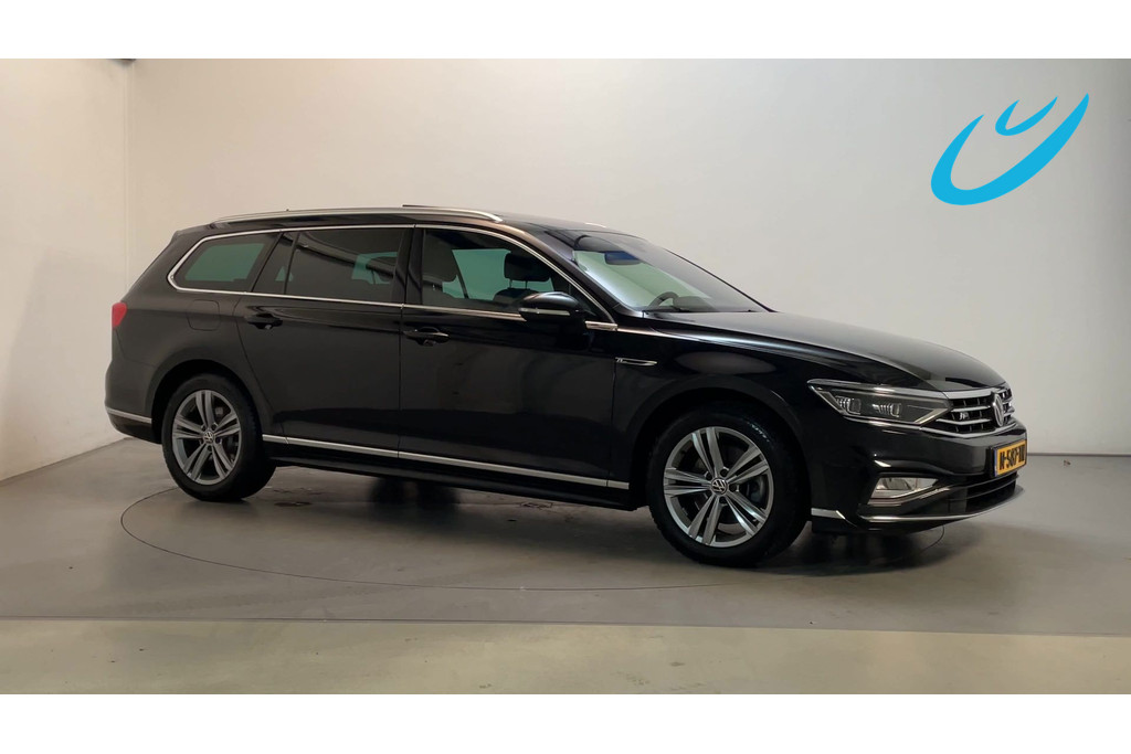 Volkswagen Passat Variant 1.5 TSI R-Line Business + Panoramdak Virtual Cockpit Stoelverwarming LED