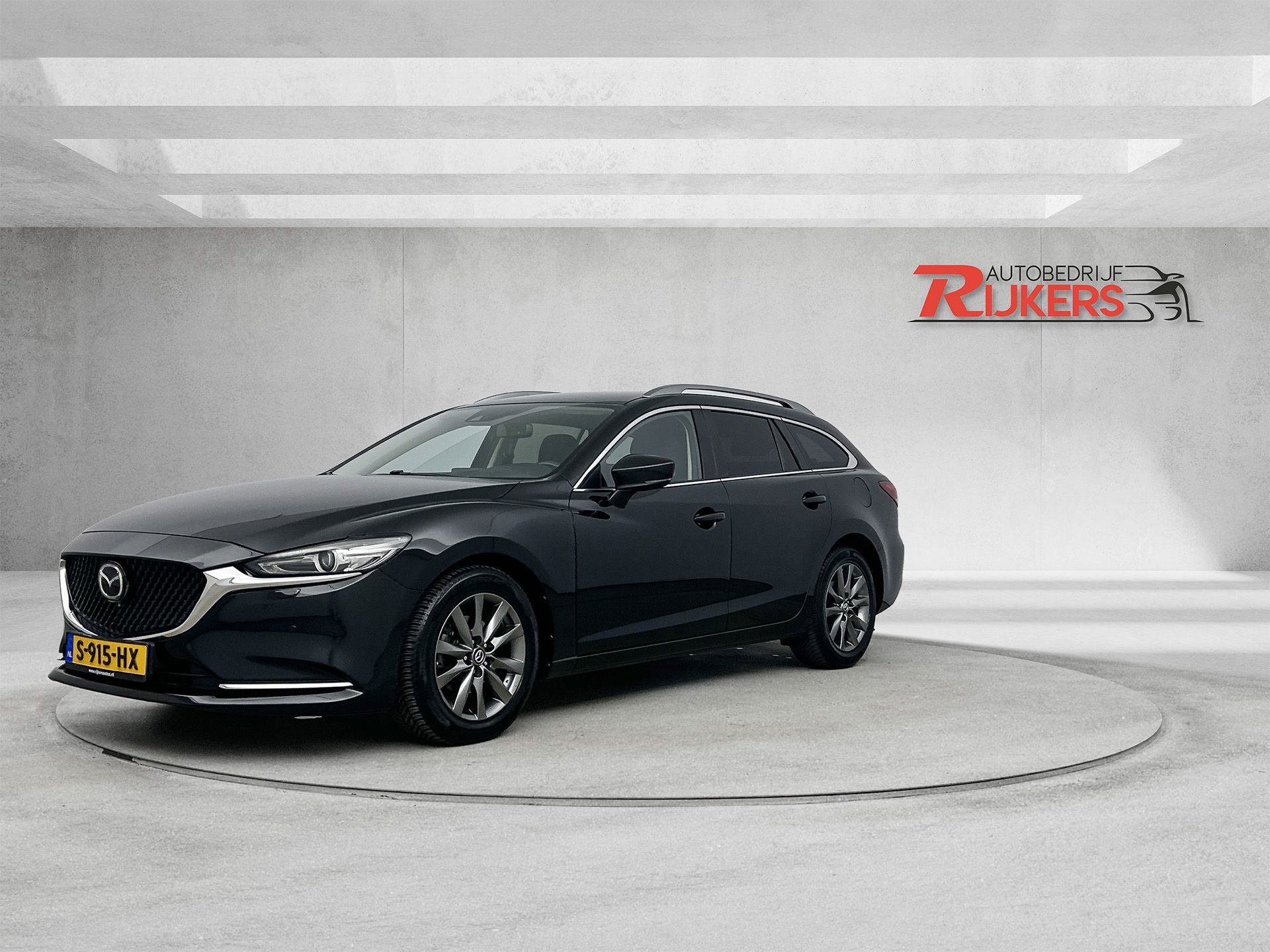 Mazda 6 Sportbreak 2.0 SkyActiv-G 165 Business Comfort Automaat Acc,Apple carpl,Blis,Climate Contr,Stoel+stuur verwarming,Trekhaak
