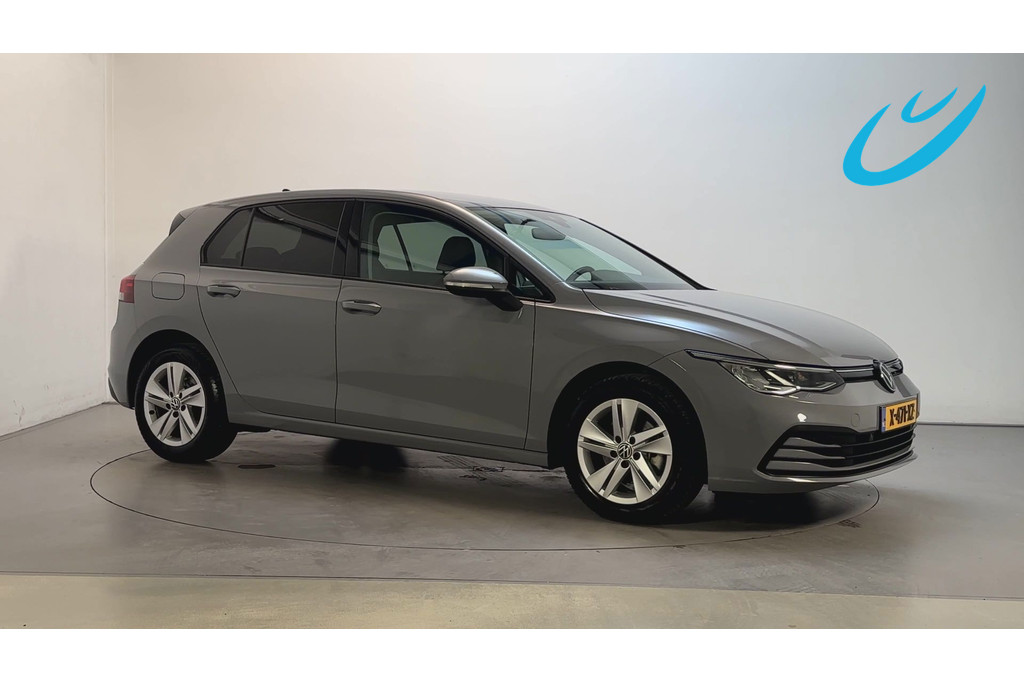 Volkswagen Golf 1.0 TSI 110pk Life Sfeerverlichting Navigatie Parkeersensoren