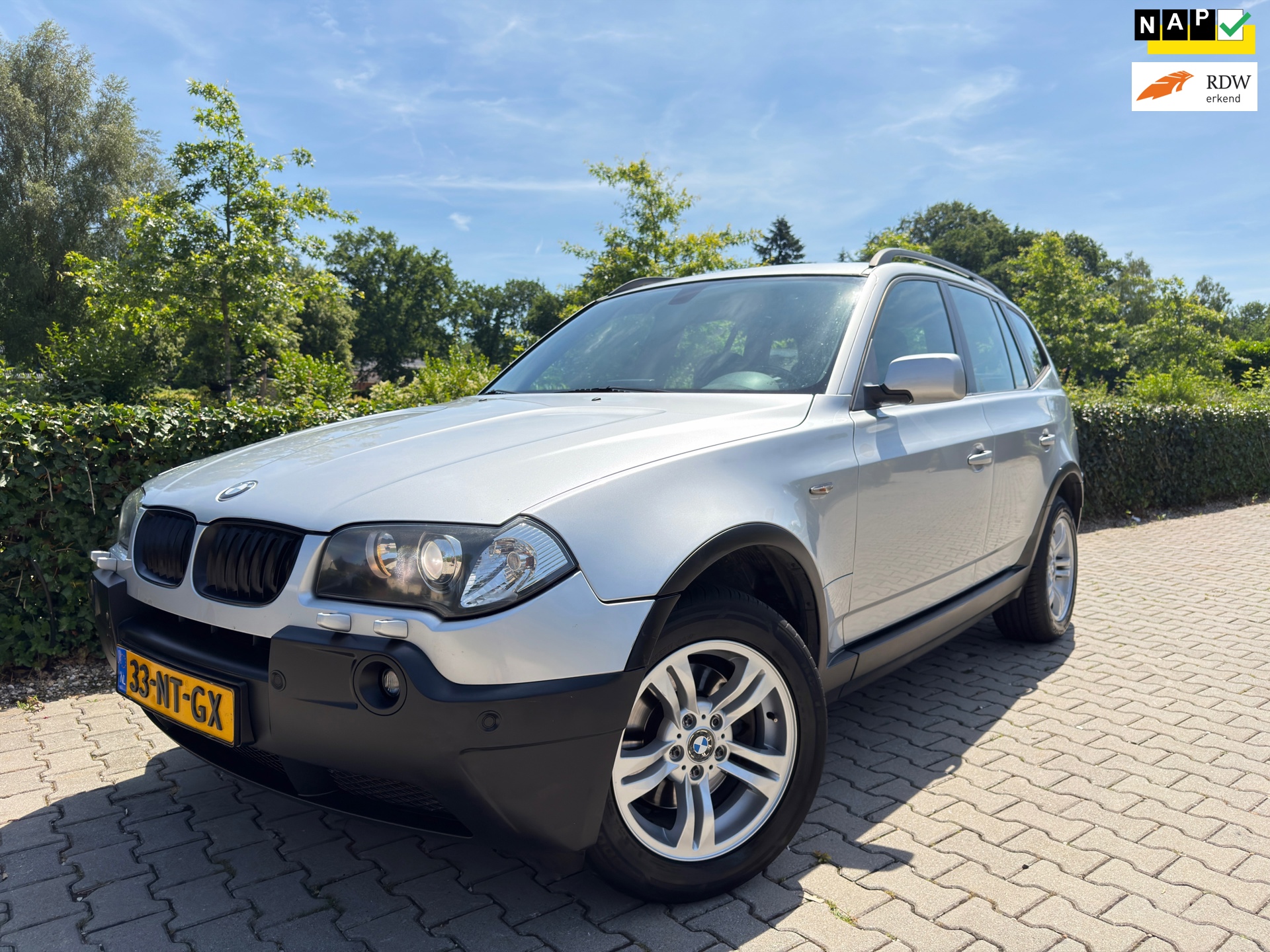 BMW X3 3.0i Executive Sport , Automaat , Clima / Leder / Navi / Zwarte Hemel / Pdc / Xenon / Trekhaak Afneembaar. YOUNGTIMER