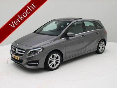 Mercedes-Benz B-Klasse 180 Ambition Panorama / Trekhaak / Origineel NL / 1e eigenaar!