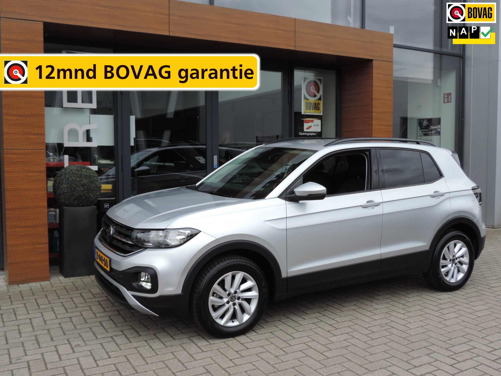 Volkswagen T-Cross 1.0 TSI Life 10.000km | NL-auto | 1e Eig | Stoelverw | Camera | ECC | CarPlay | Navi | Draadl.lader | PDC v+a