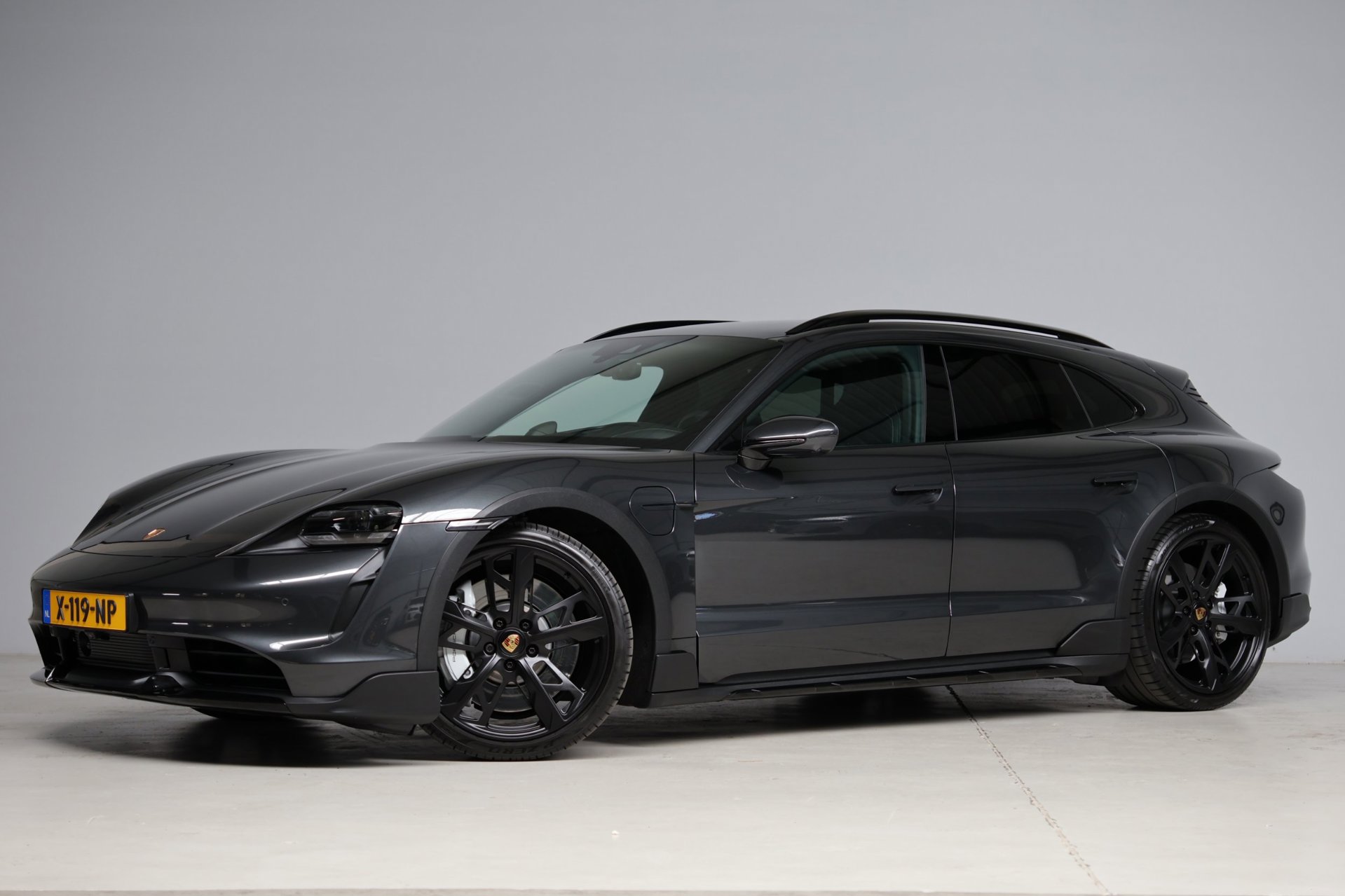 Porsche Taycan Cross Turismo Turbo 93 kWh | burmester | achterasbesturing | head-up | bijrijdersdisplay | carbon | 1e eigenaar