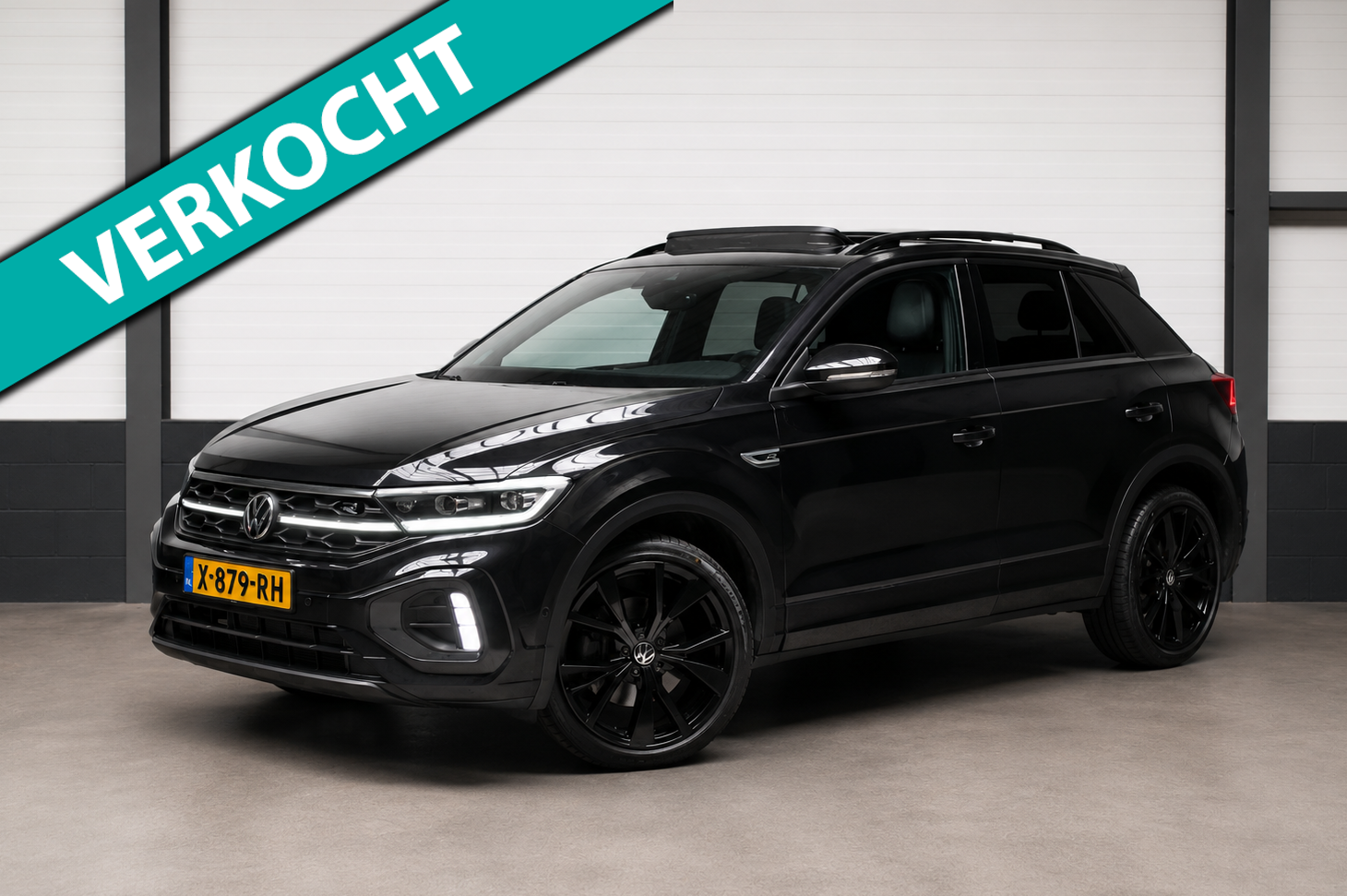 Volkswagen T-Roc 1.5 TSI R-Line l Pano Camera Leder Keyless