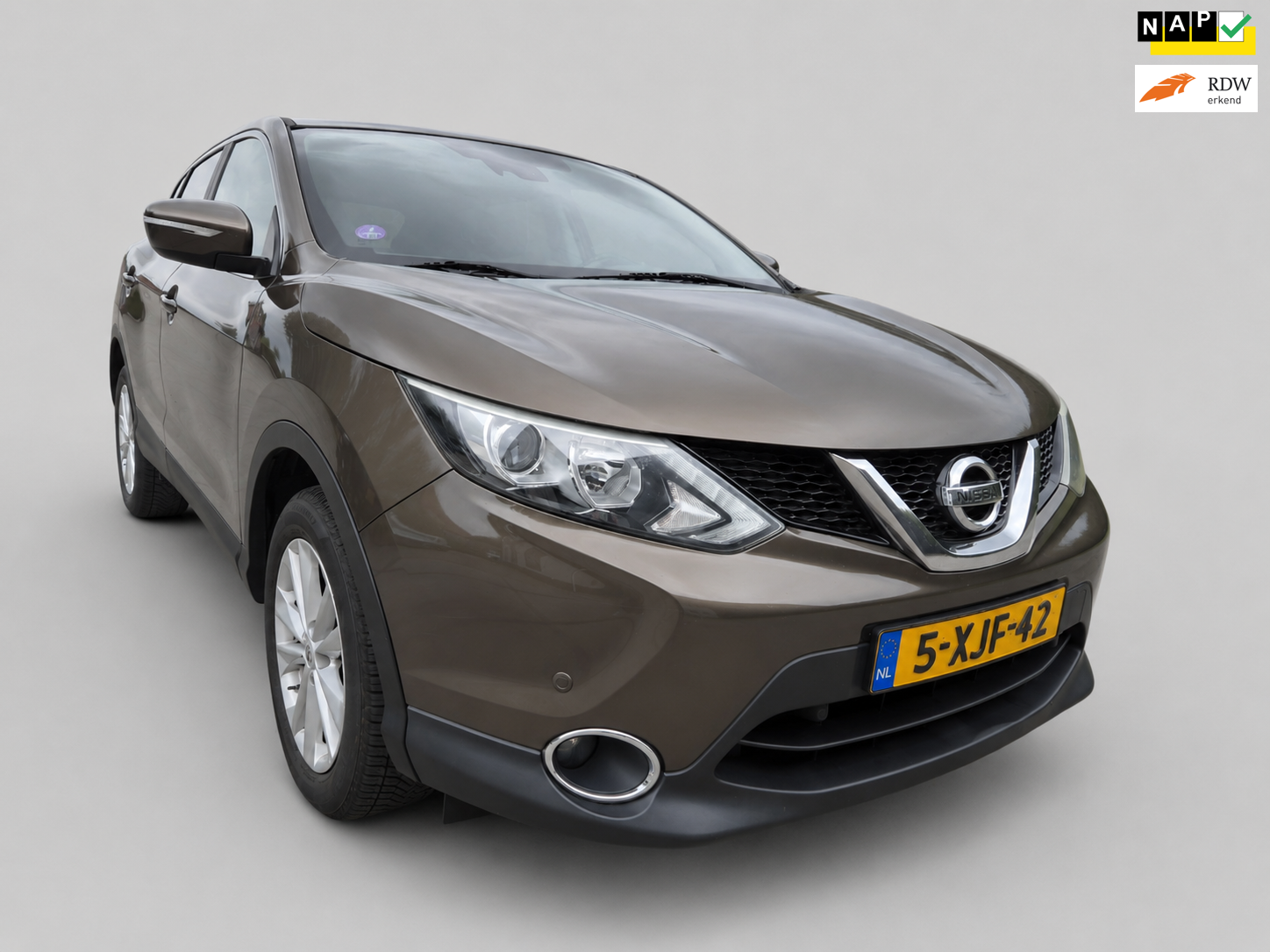 Nissan Qashqai 1.2 Connect Edition - Panoramadak - Navigatie - Camera - Clima - Cruise - Trekhaak