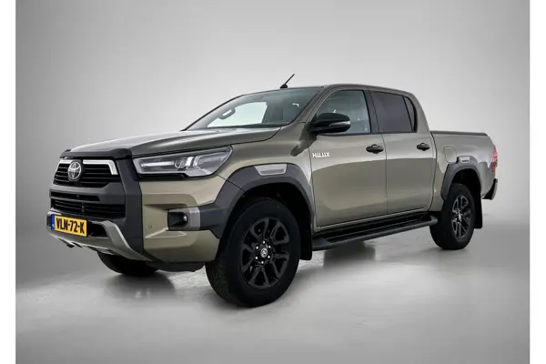 2.8 D-4D Double Cab Invincible