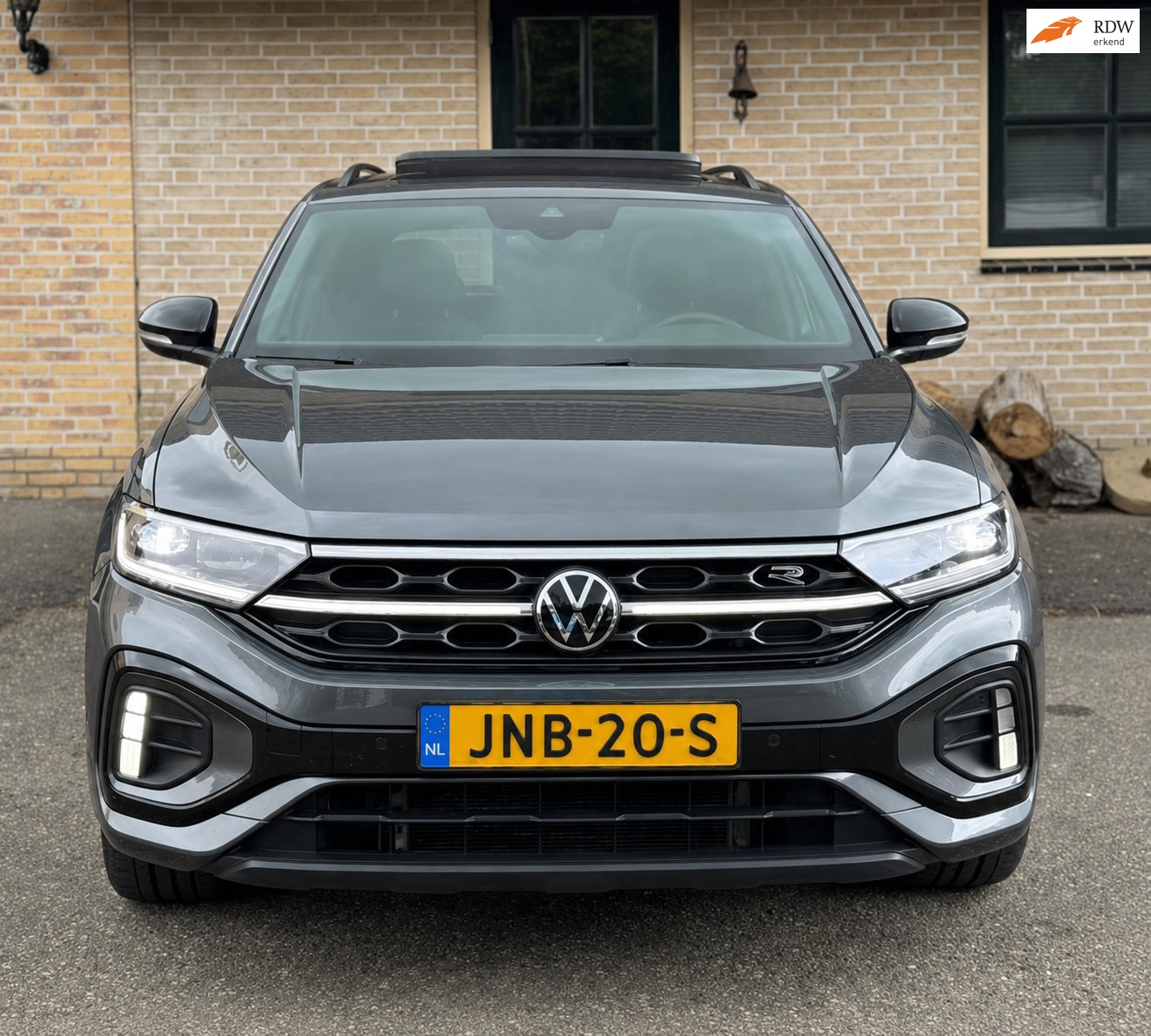Volkswagen T-ROC 1.5 TSI DSG R-Line | PANO | ACC |NAVI |LED
