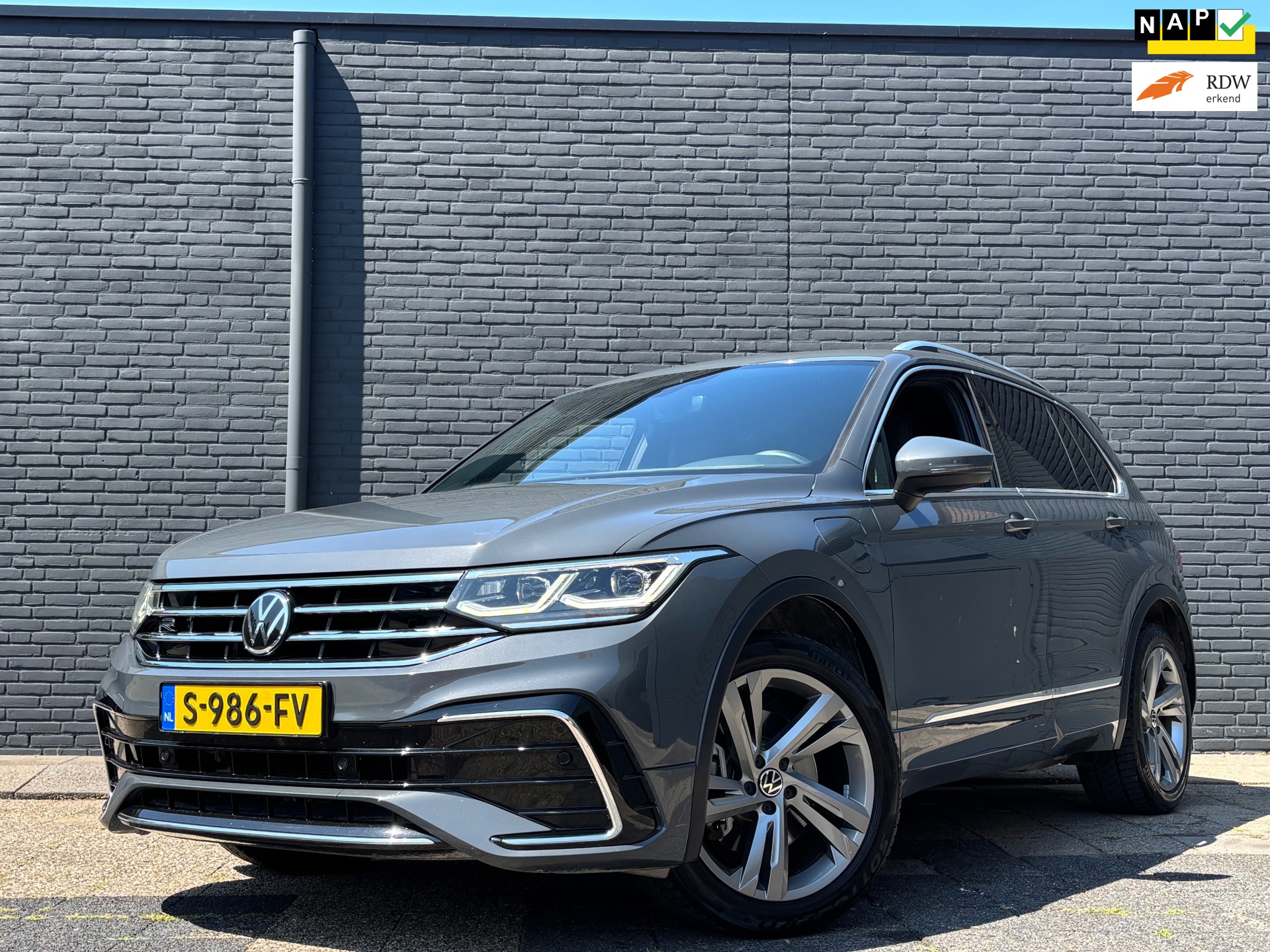 Volkswagen Tiguan 1.4 TSI eHybrid R-Line Business+ | Pano | Virtual | Keyless | Ambiance | Inclusief BTW