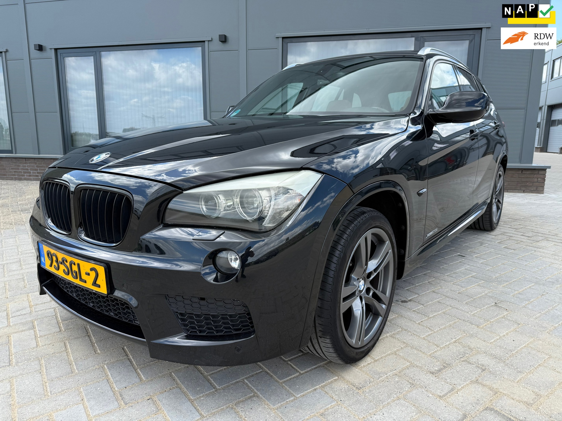 BMW X1 XDrive28i / M-pakket / Pano / Xenon / NAP / Leer / DTC /