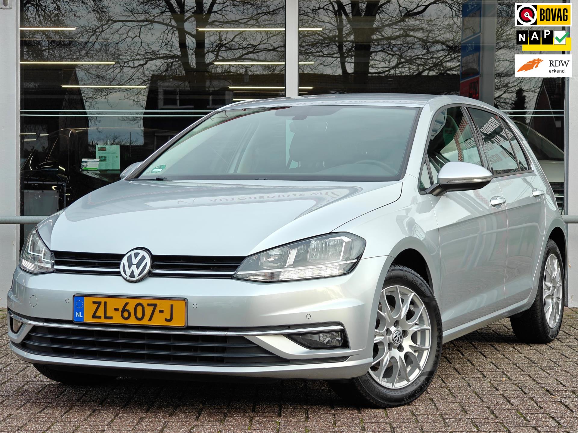 Volkswagen Golf 1.0 TSI Comfortline Business| Org. NL | Massagestoel | Stoelverwarming | Carplay | Achteruitrijcamera