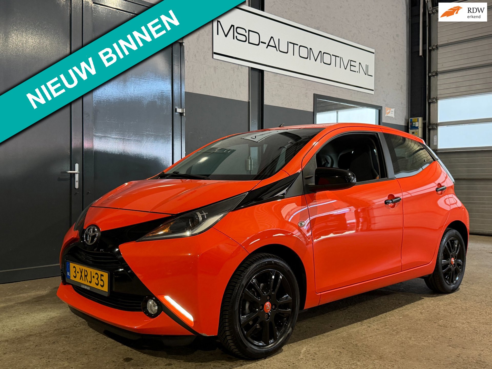 Toyota Aygo 1.0 VVT-i x-cite Sportvelgen Airco 2e Eigenaar NAP