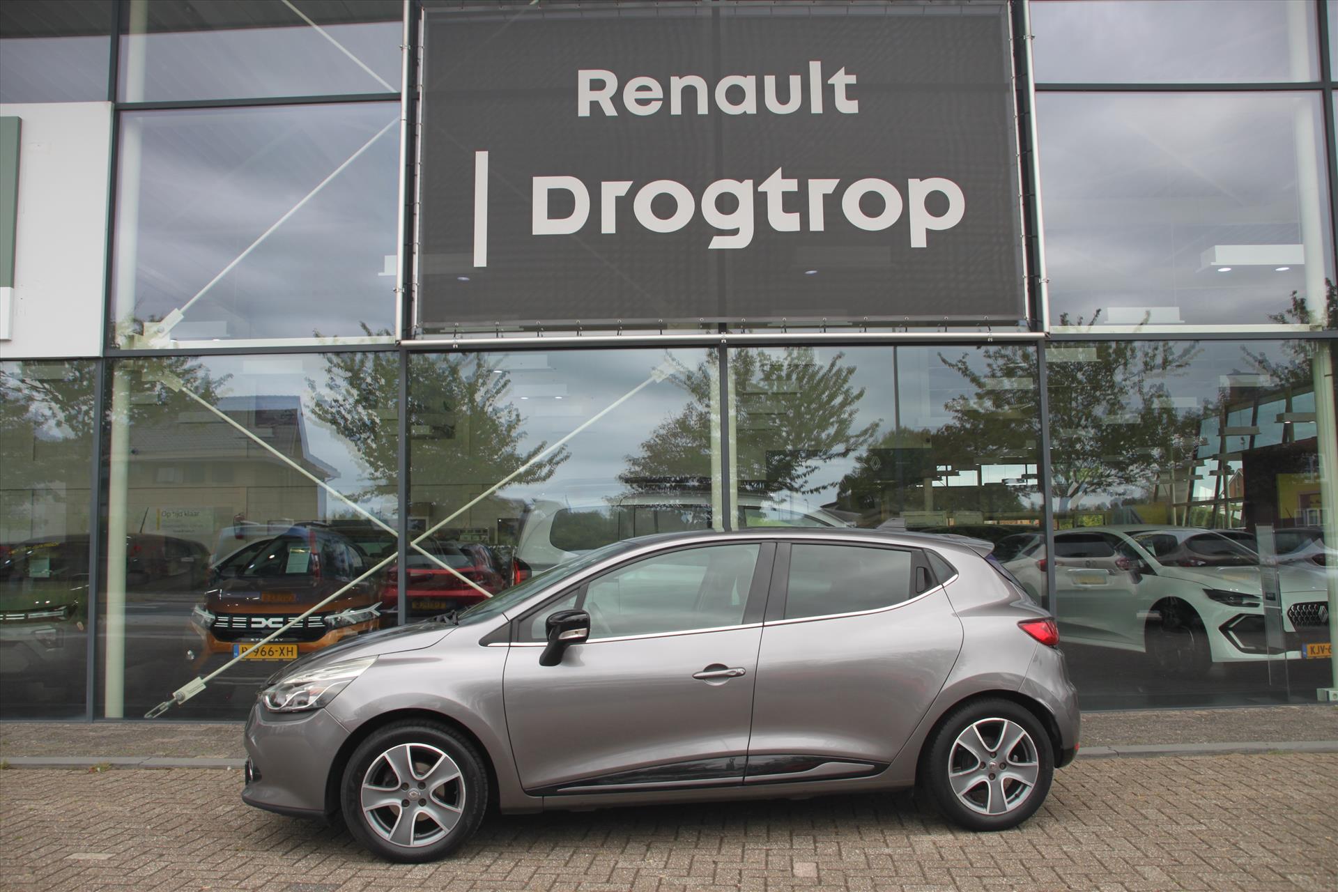 Renault Clio 90PK-NIGHT&DAY-5DRS-122DKM-AIRCO-NAVI-CC-TREKH-