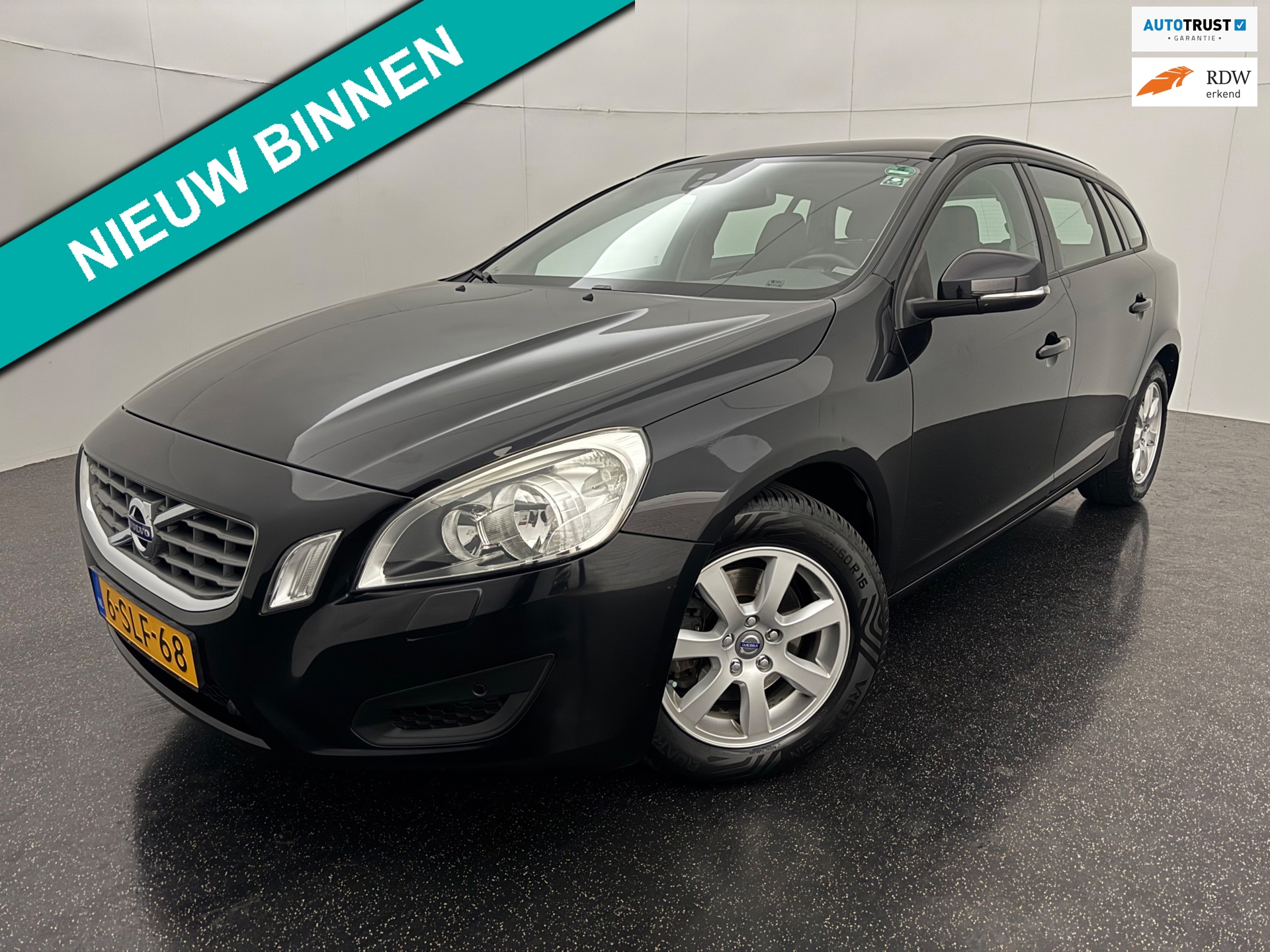 Volvo V60 1.6 T3 Momentum Dealer onderhoud