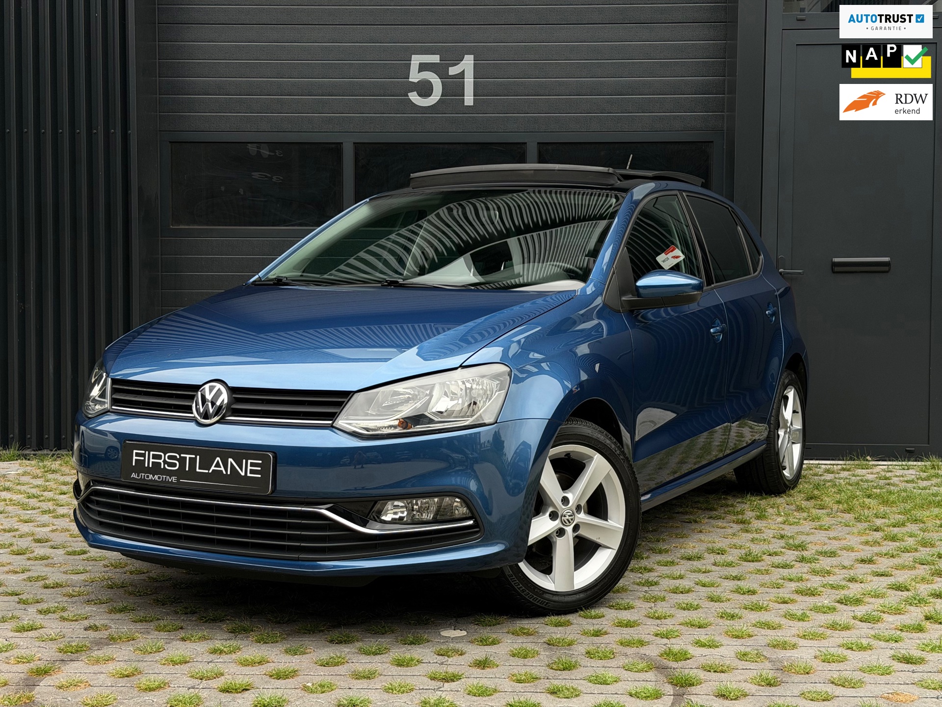Volkswagen Polo 1.2 TSI Highline | Panoramadak | Bleutooth | NL AUTO