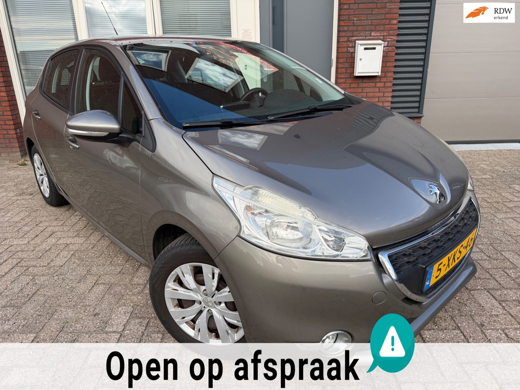 Peugeot 208 1.2 VTi Envy / Navi / PDC / Riem v.v. / NAP / Clima