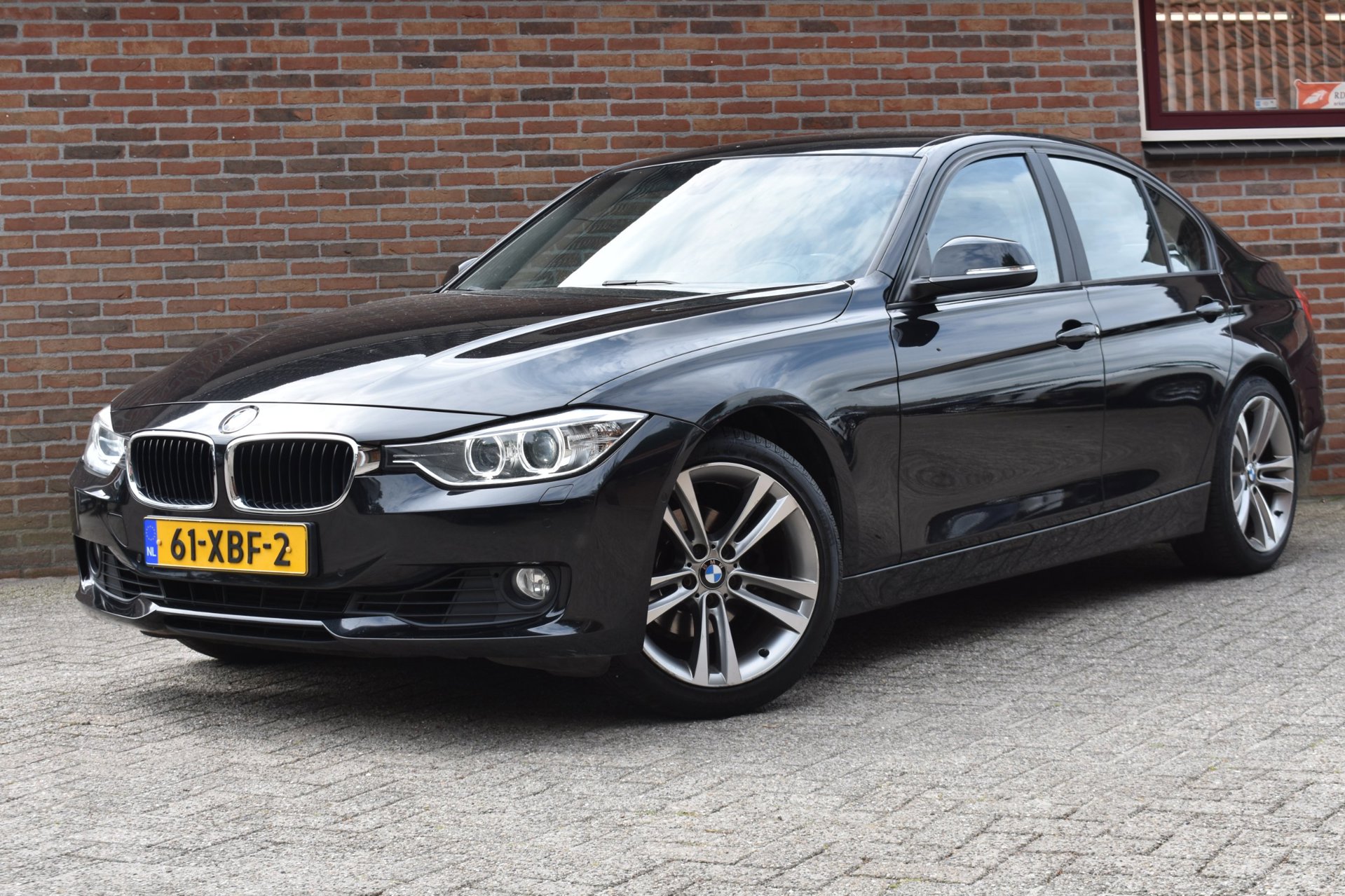 BMW 3-serie 320i High Executive '12 Navi Clima Cruise Inruil mogelijk