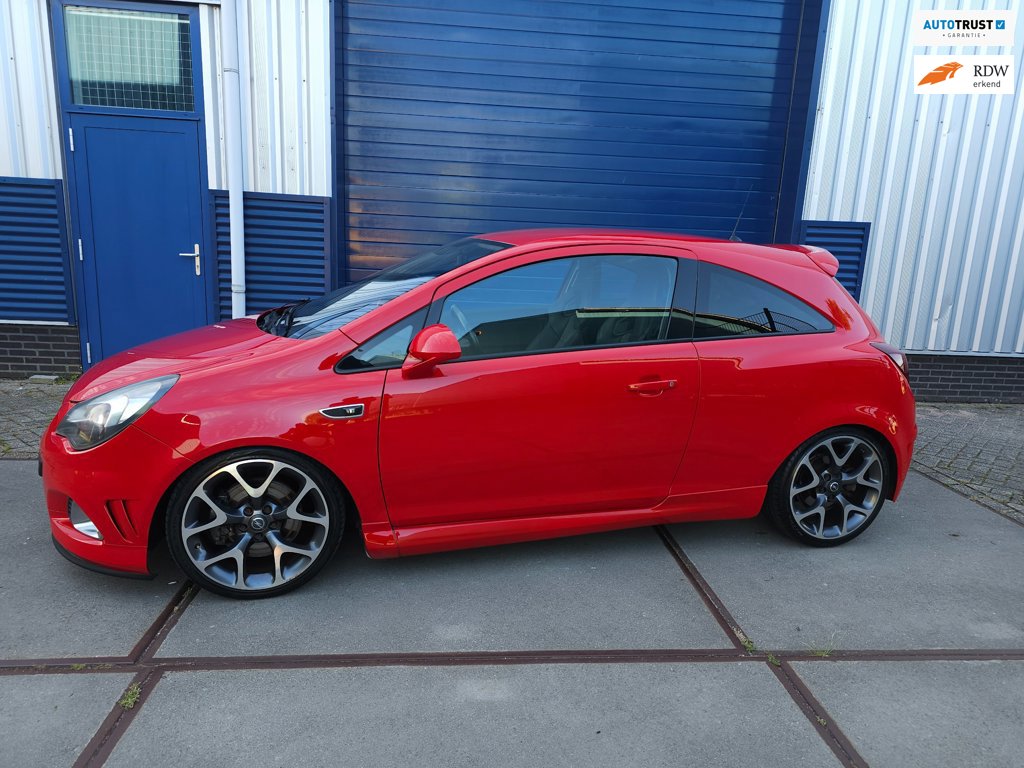 Opel Corsa 1.6-16V Turbo OPC / Recaro / Distributie is vervangen
