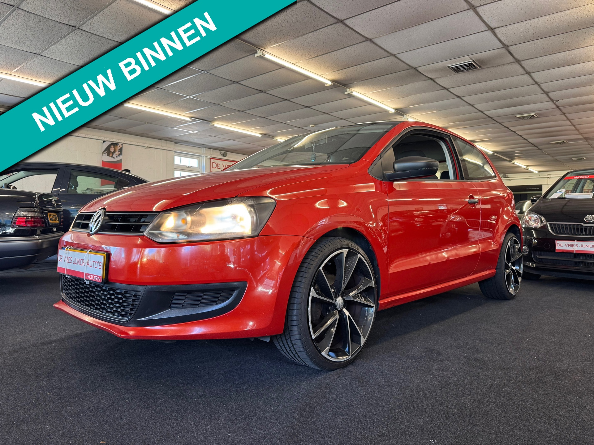 Volkswagen Polo 1.4-16V Trendline. Touchscreen, schuifdak, LM 18 en meer!