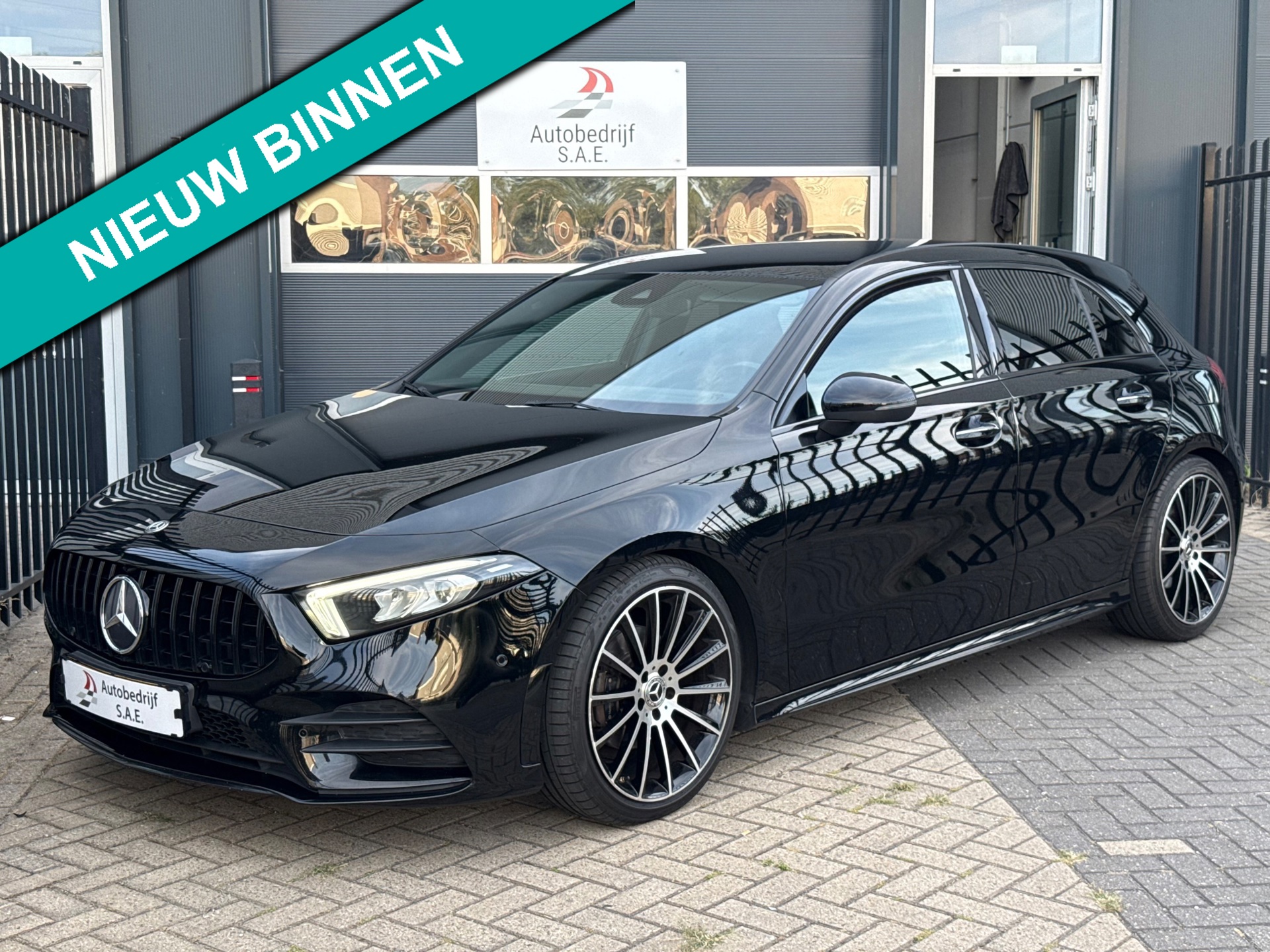Mercedes-Benz A-klasse 200 AMG CARPLAY SFEERVERLICHTING CAMERA