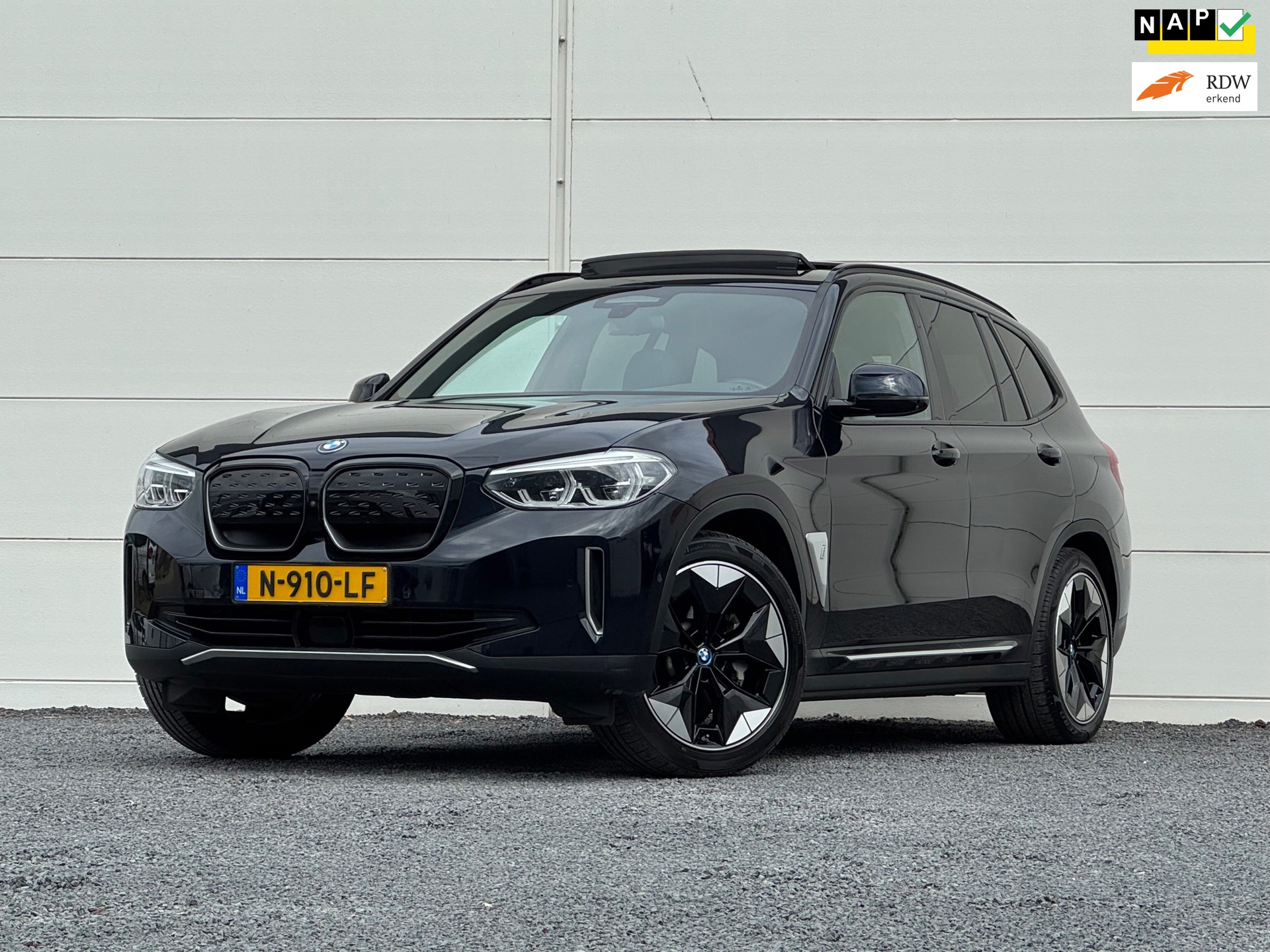 BMW IX3 High Exe Org NL Pano HK Head up SOH 98% 360 Cam Trekhaak