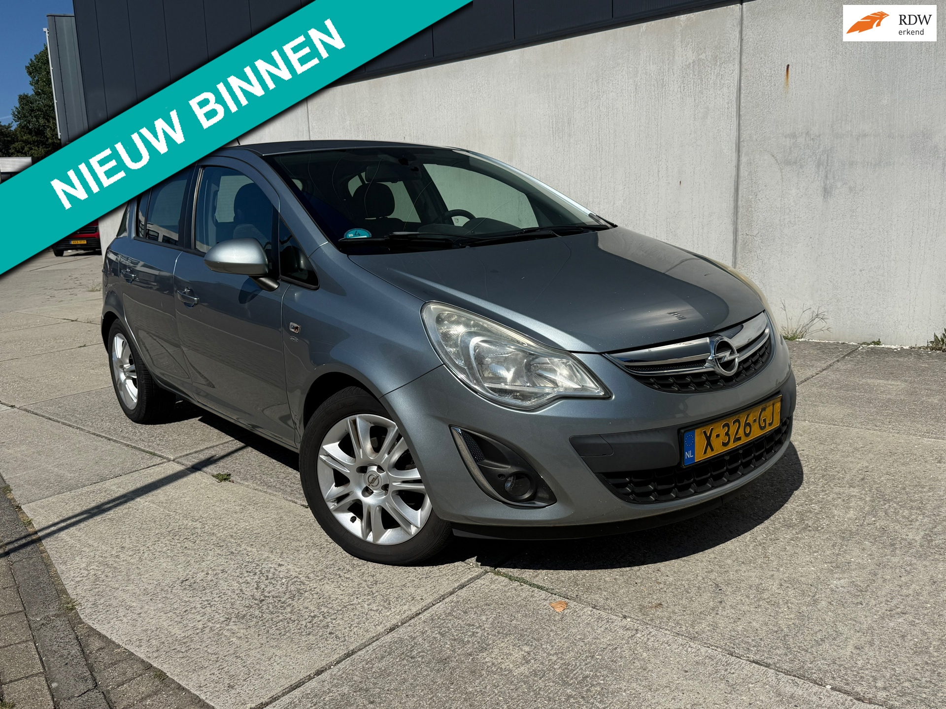 Opel Corsa 1.4-16V Airco 5DR PDC Volledig onderhouden NEW APK
