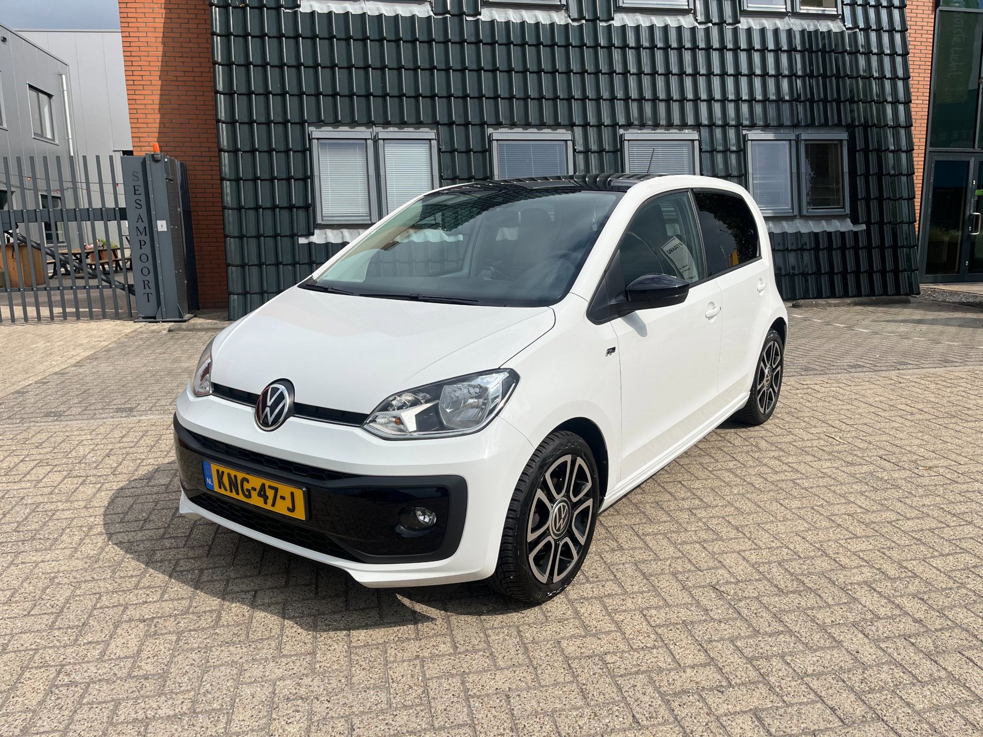 Volkswagen UP! 1.0 R-Line BJ 12-2021