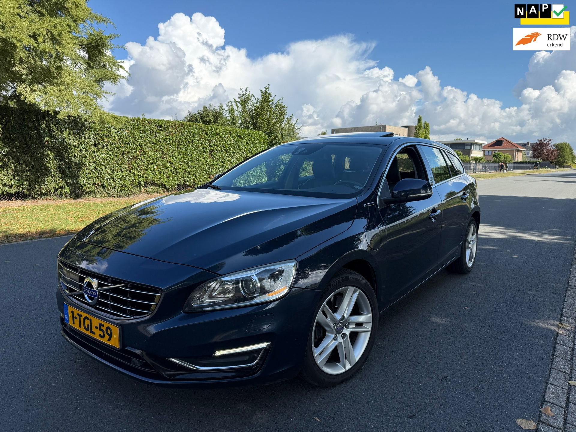 Volvo V60 2.4 D6 AWD Plug-In Hybrid Summum FULL OPTIONS