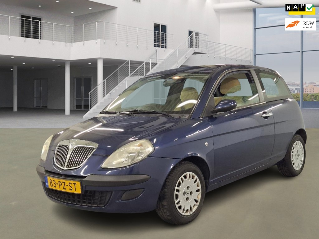 Lancia Ypsilon 1.4-16V Argento