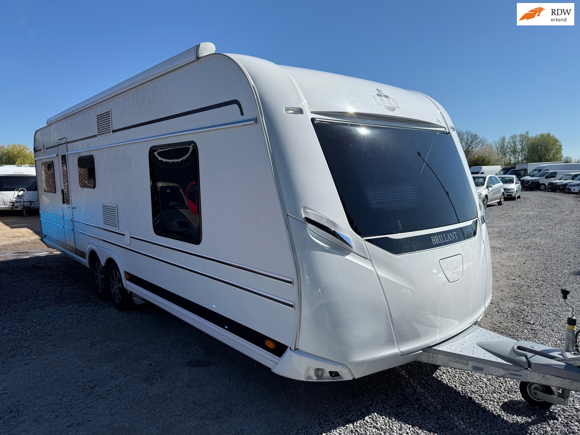 Lmc lord brillant 650, thuleCasette Luifel,Airco, Enduro Movers, truma ultraheat, tapijtenset,vaste wateraansluiting, downlighters