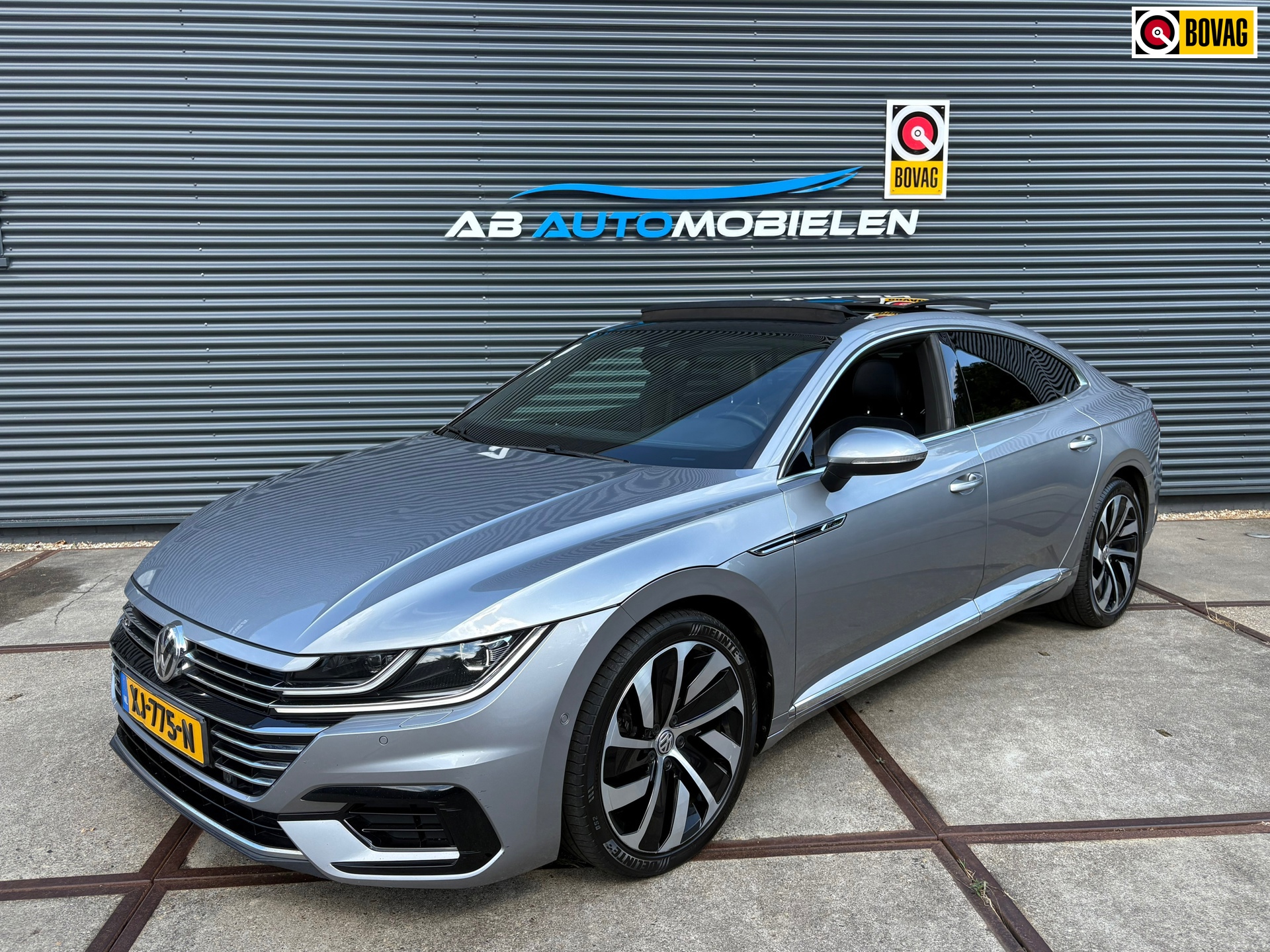 Volkswagen Arteon 2.0 TDI R-LINE CAMERA/ PANORAMA/ PARK ASSIST