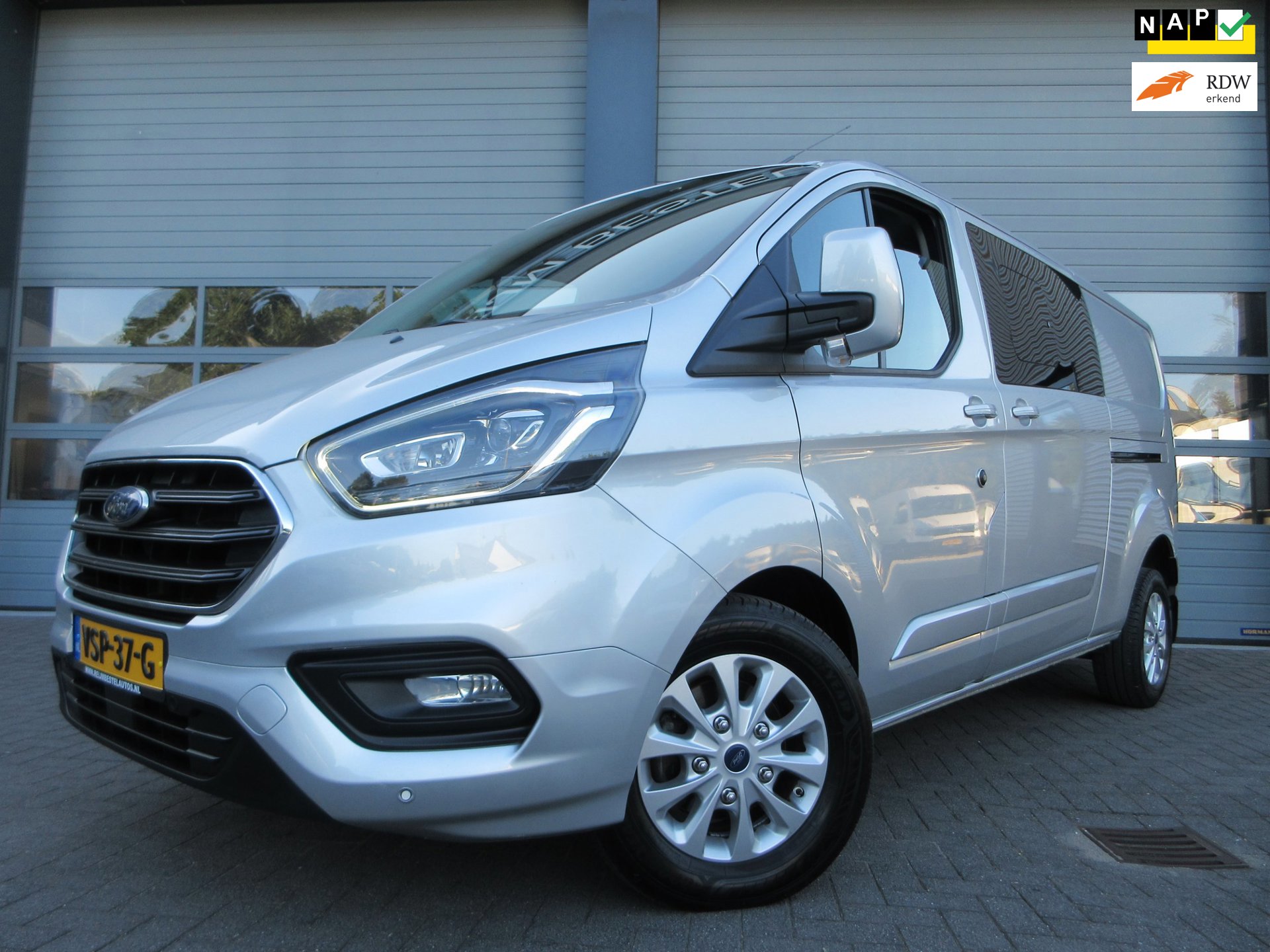 Ford Transit Custom 320 2.0 TDCI L2, Limited, DC, Dubbel Cabine, LED, 2x schuifdeur, Camera.