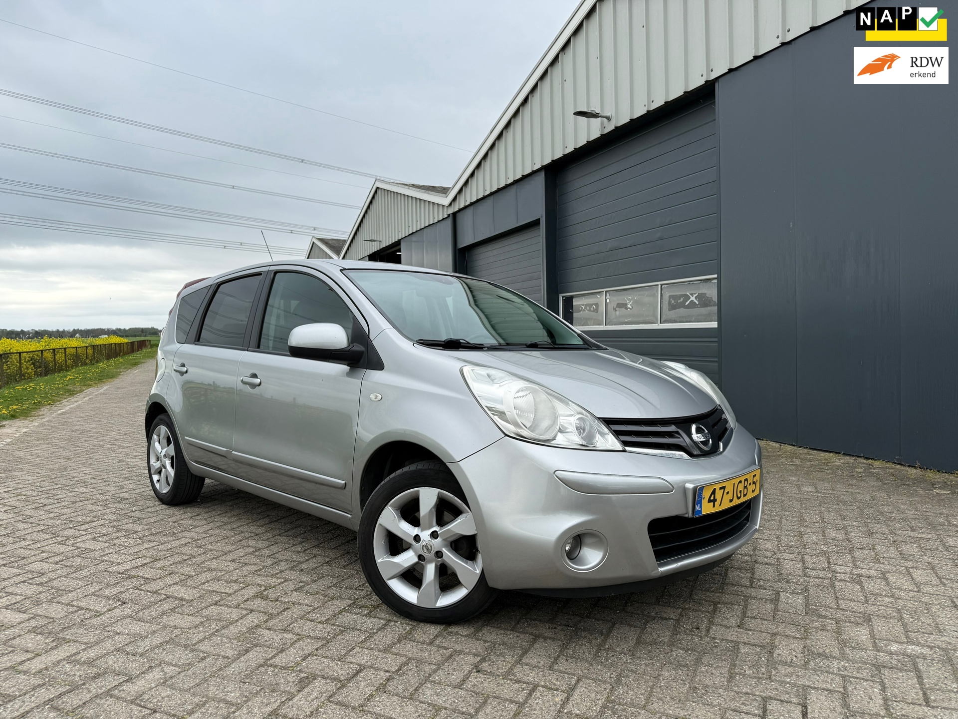 Nissan Note 1.6 Tekna Navigatie/Nieuwe Apk/Parkeersensoren